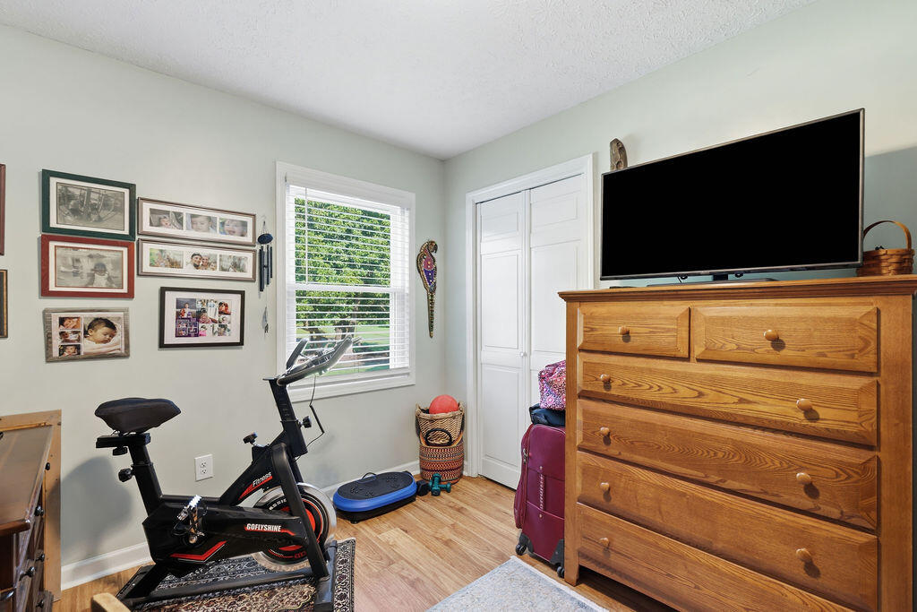 1040 South Gum Springs Road Property Photo 16