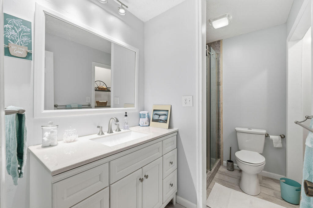 1040 South Gum Springs Road Property Photo 17