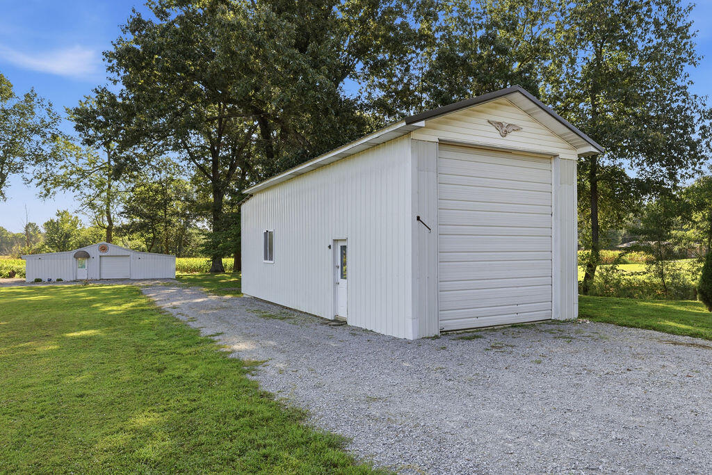 1040 South Gum Springs Road Property Photo 34