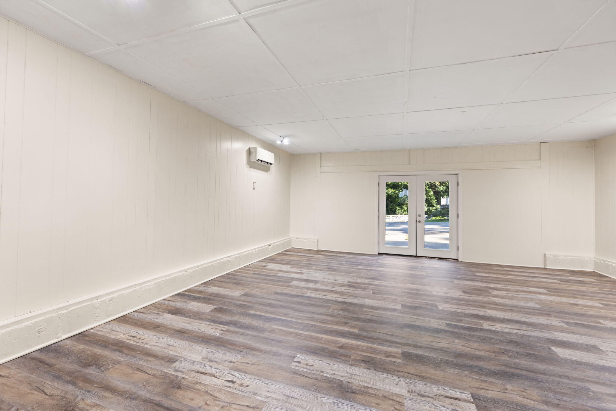 3925 Hickory Hill Drive Property Photo 8