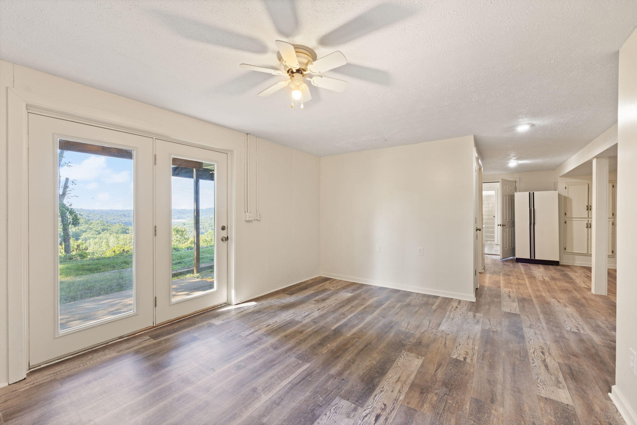 3925 Hickory Hill Drive Property Photo 15