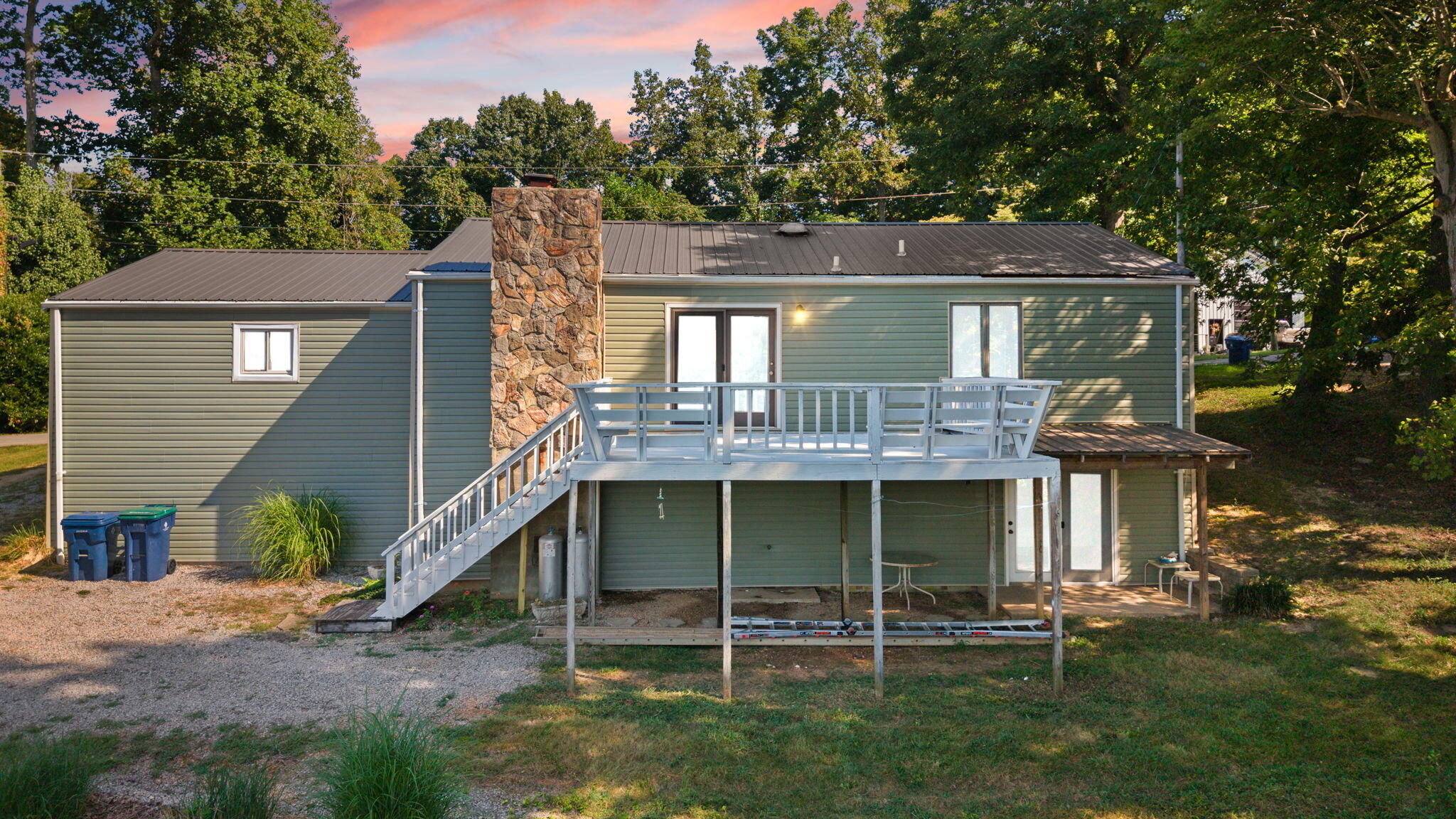 3925 Hickory Hill Drive Property Photo 21