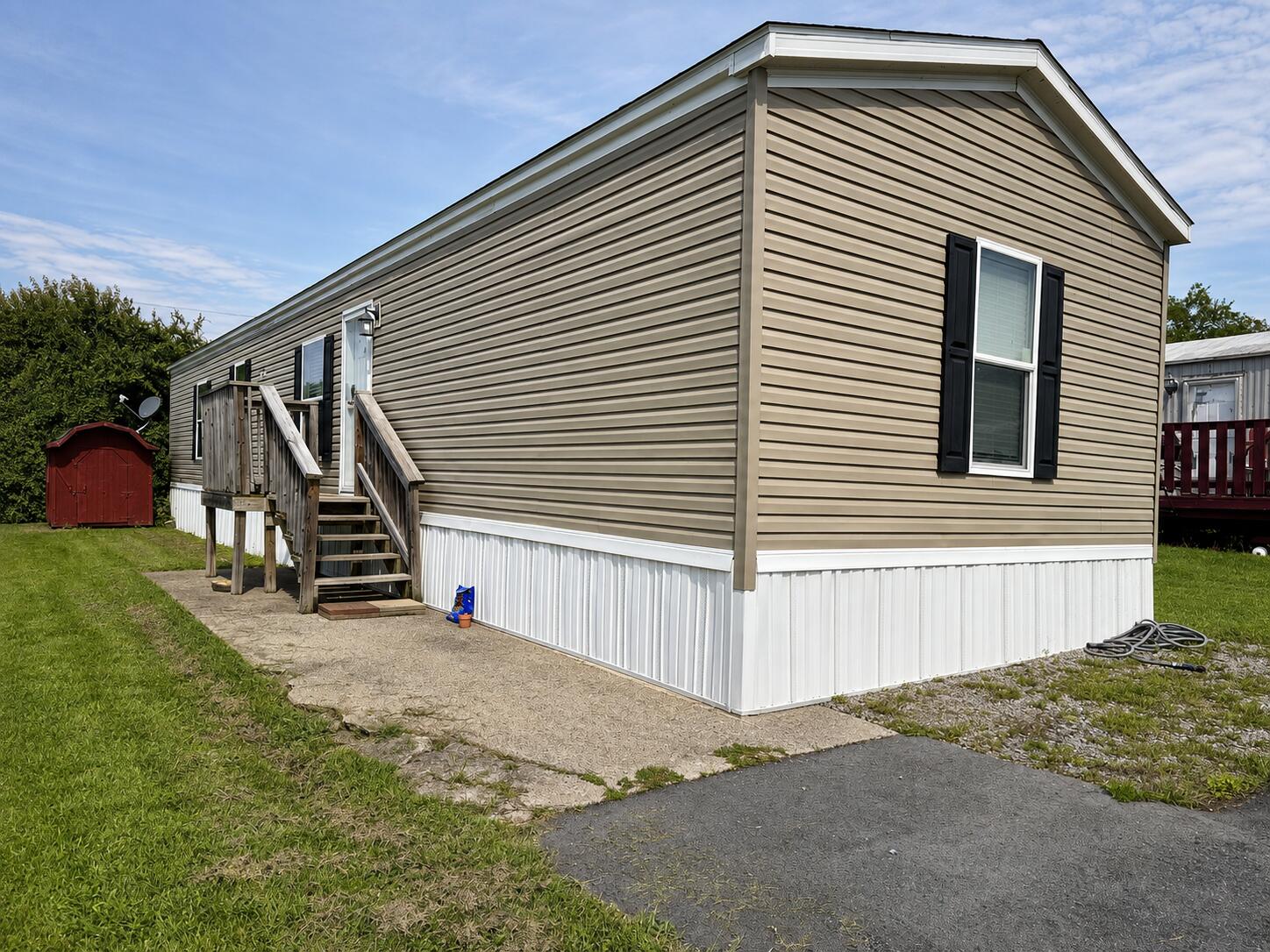 240 Crestview Property Photo 1