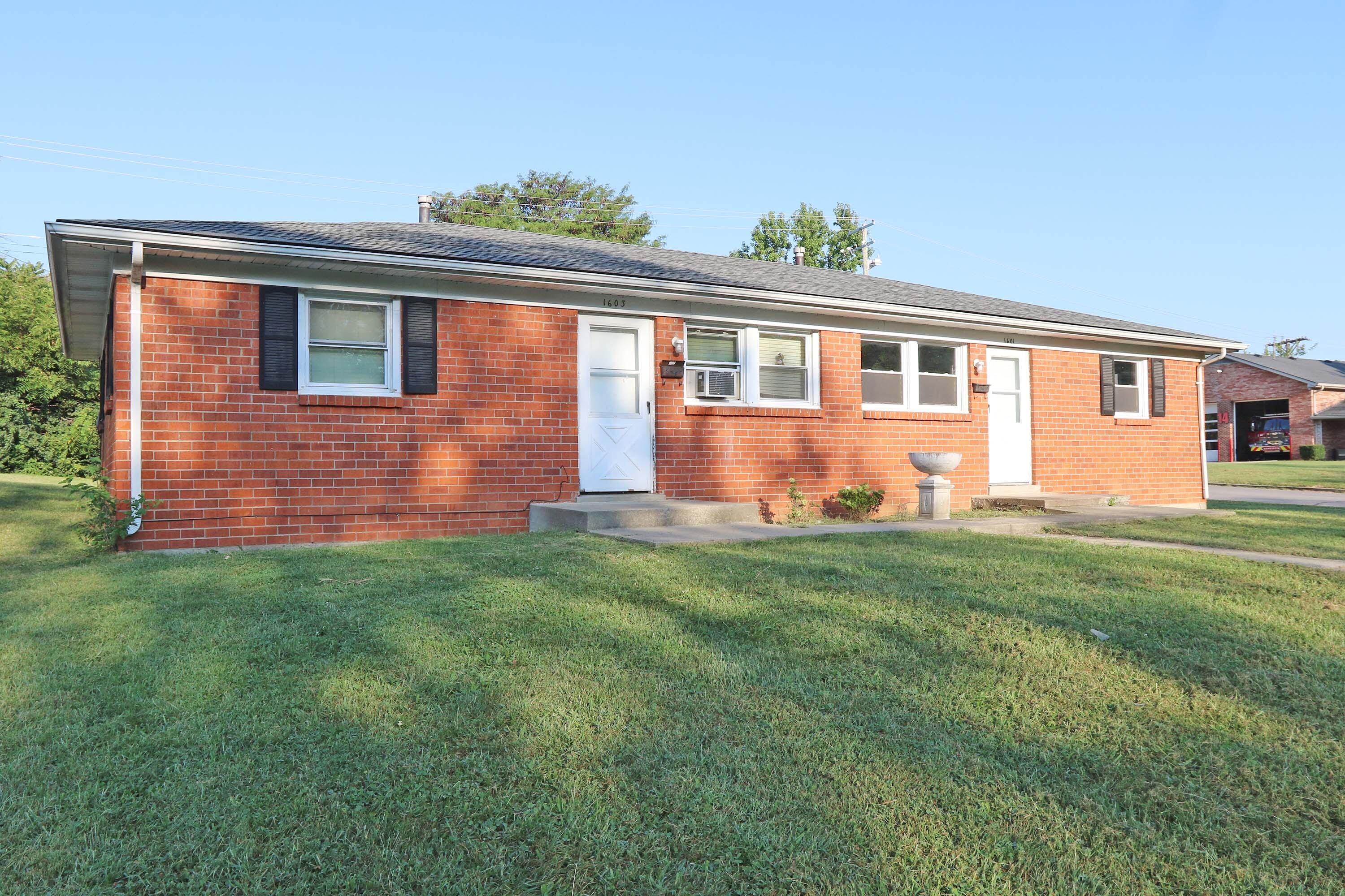 1601-1603 Maywick View Lane Property Photo 2