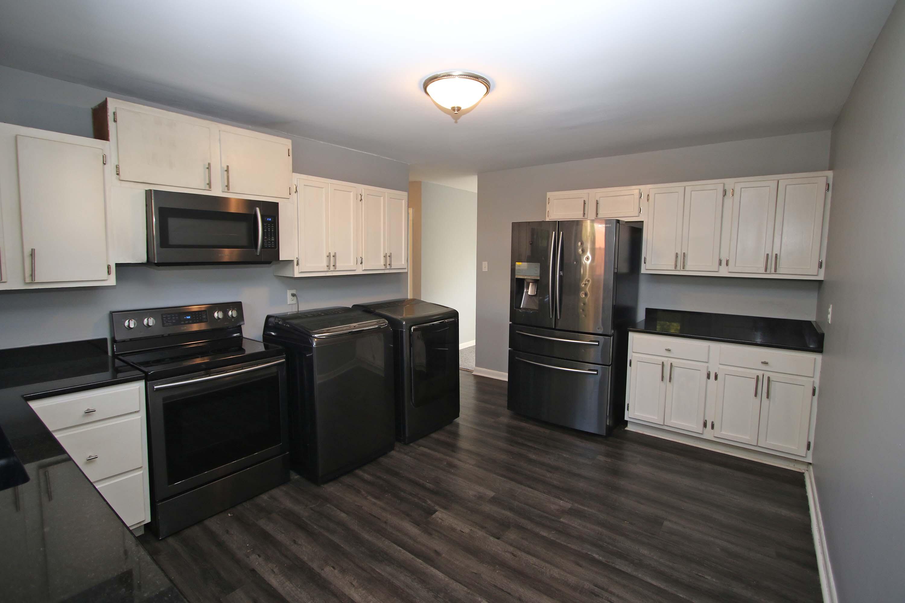 1601-1603 Maywick View Lane Property Photo 8
