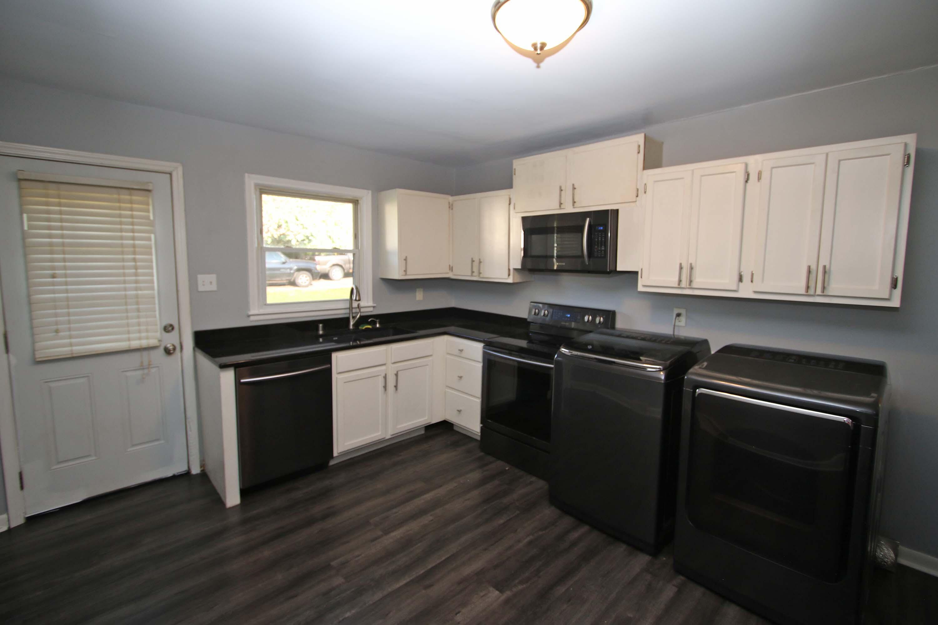 1601-1603 Maywick View Lane Property Photo 9