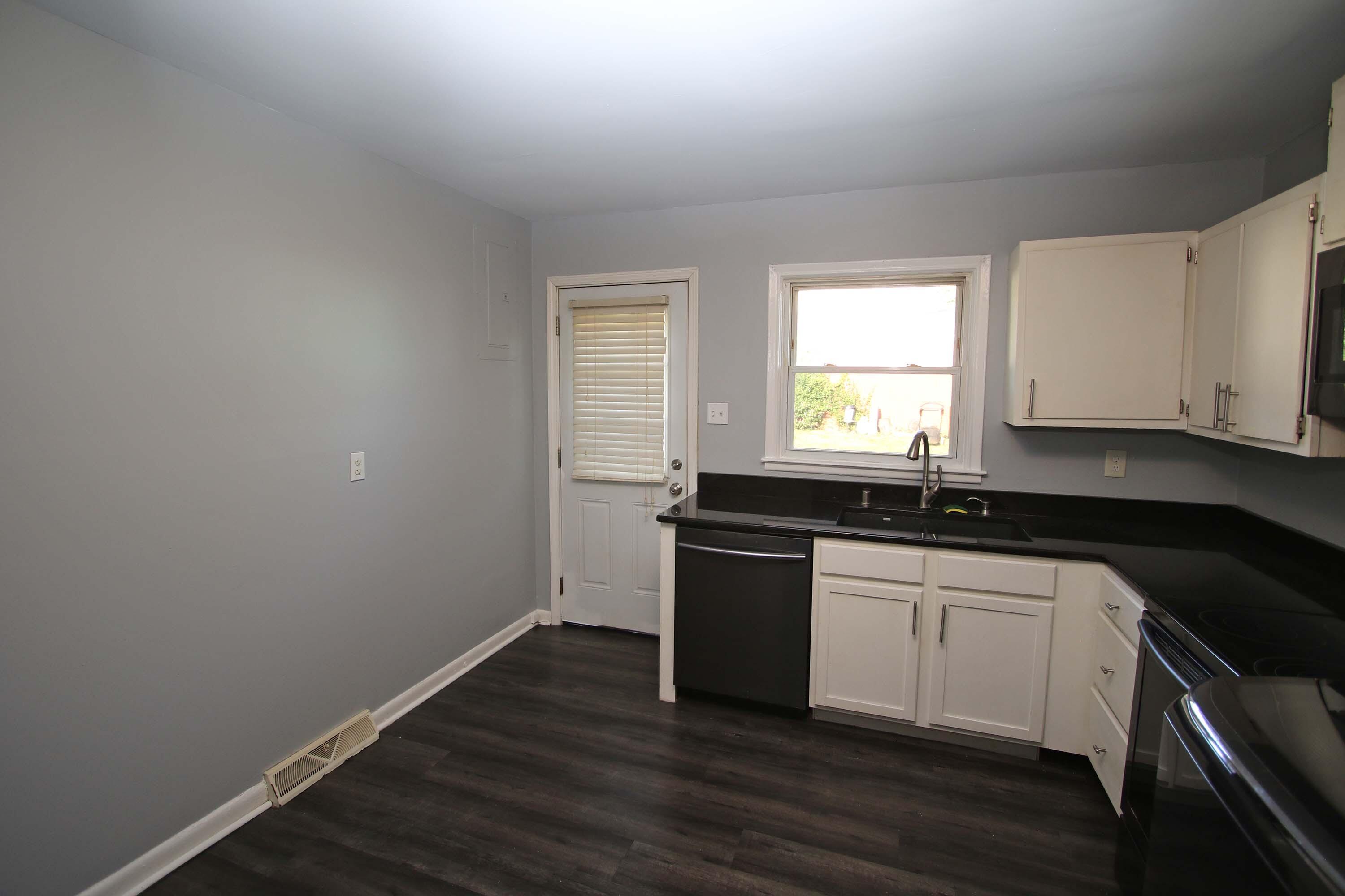 1601-1603 Maywick View Lane Property Photo 10
