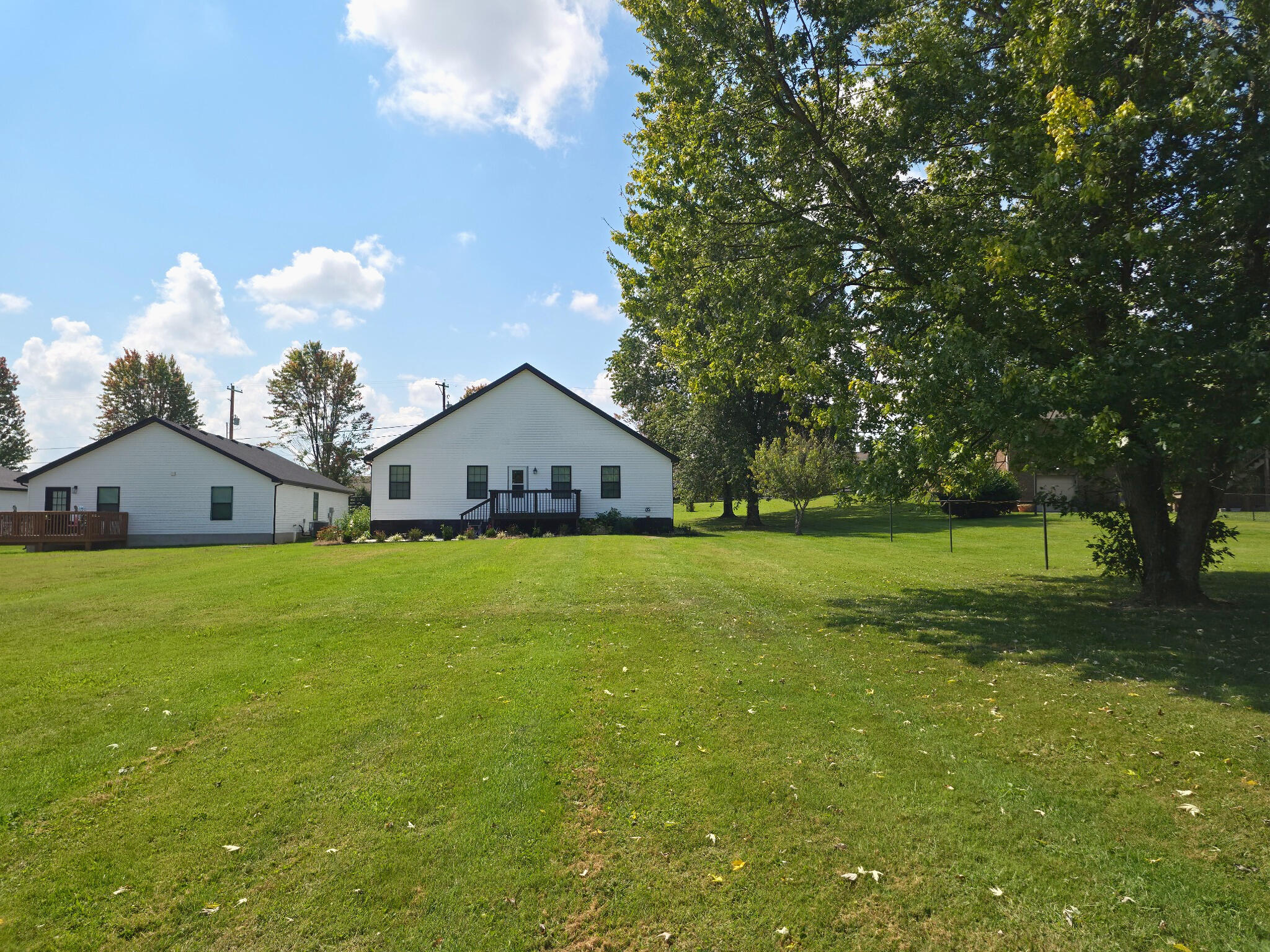 100 Oak Leaf Lane Property Photo 20