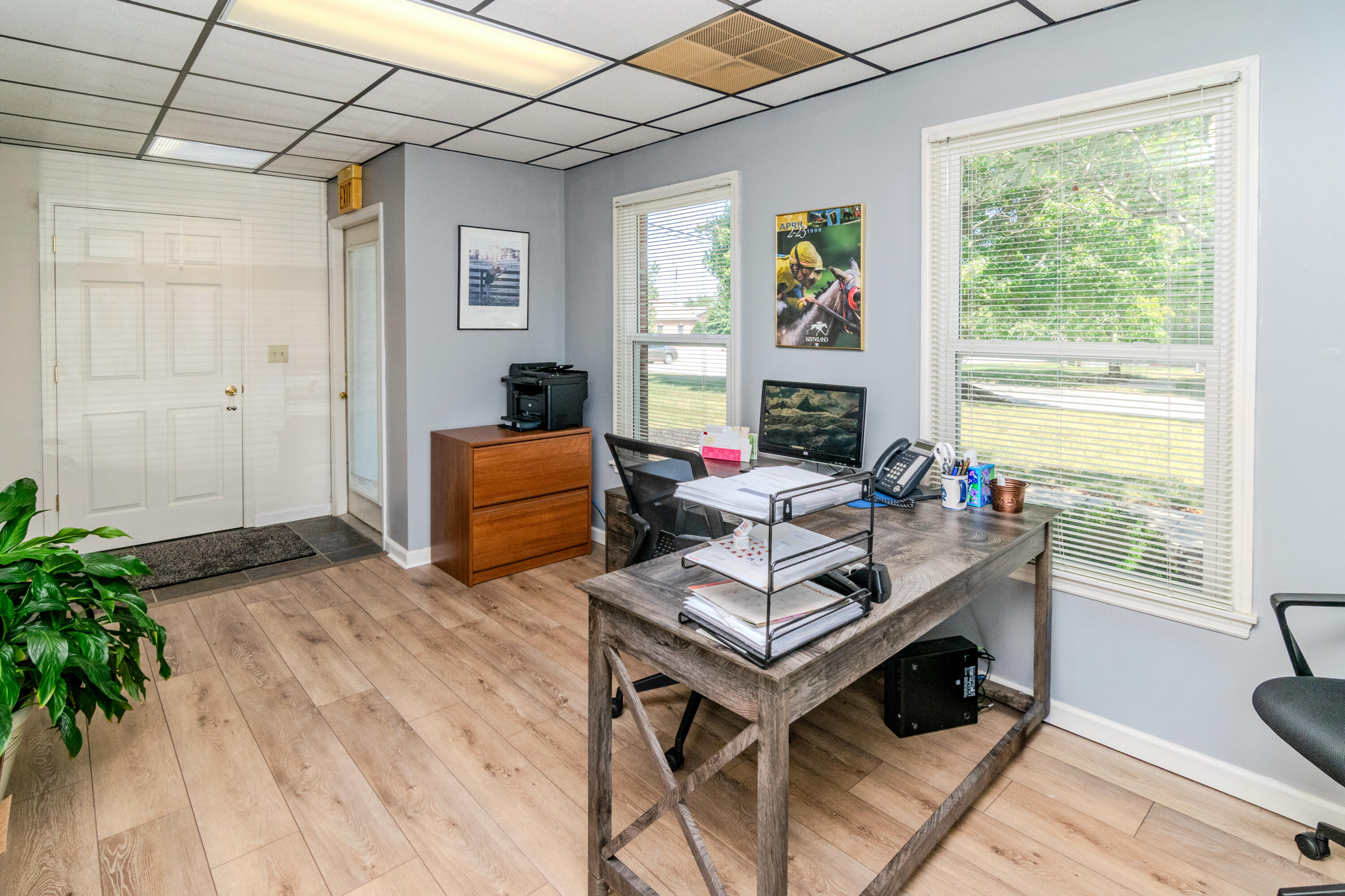 102 Consumer Lane Property Photo 4