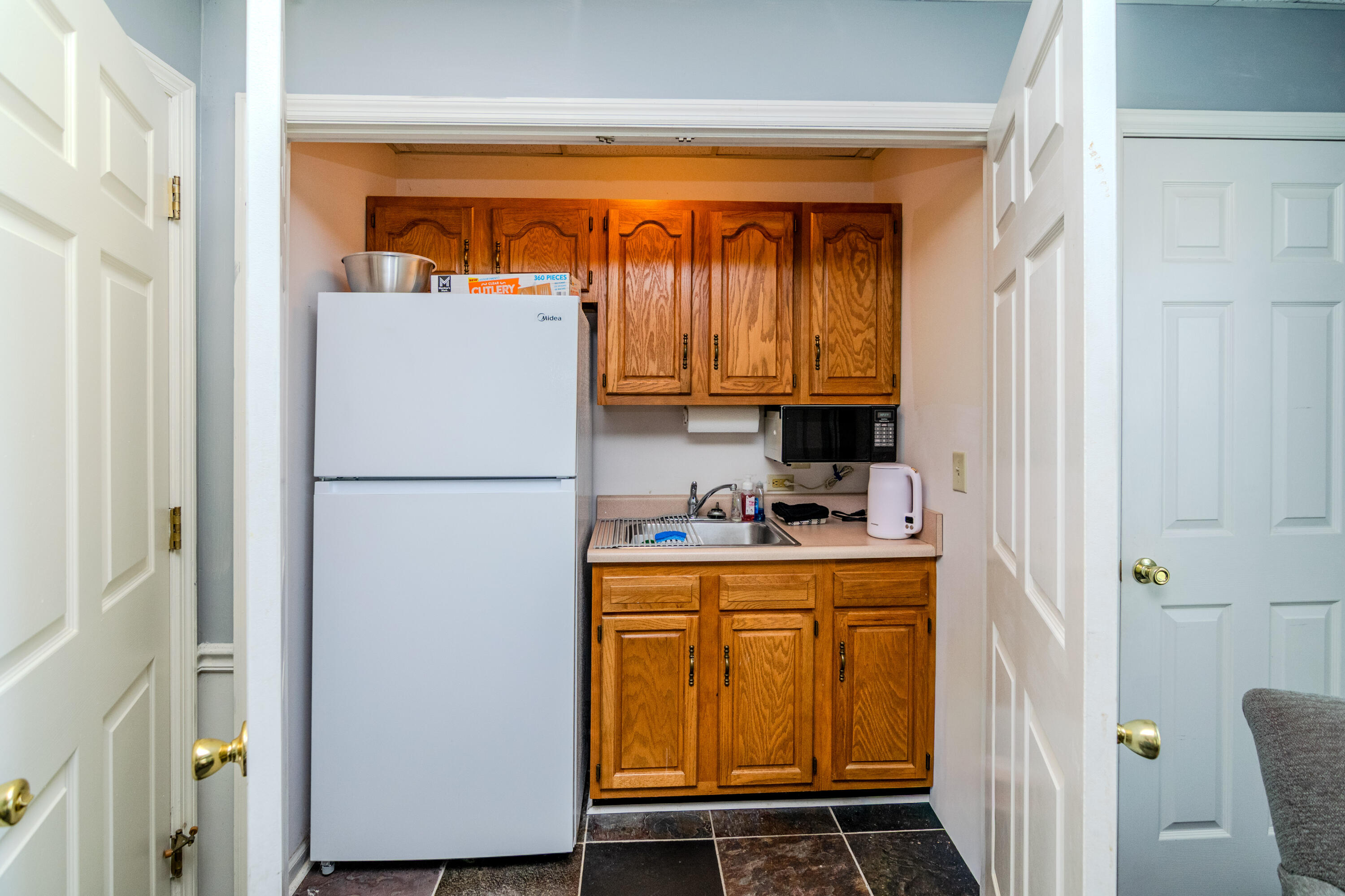 100/102 Consumer Lane Property Photo 13
