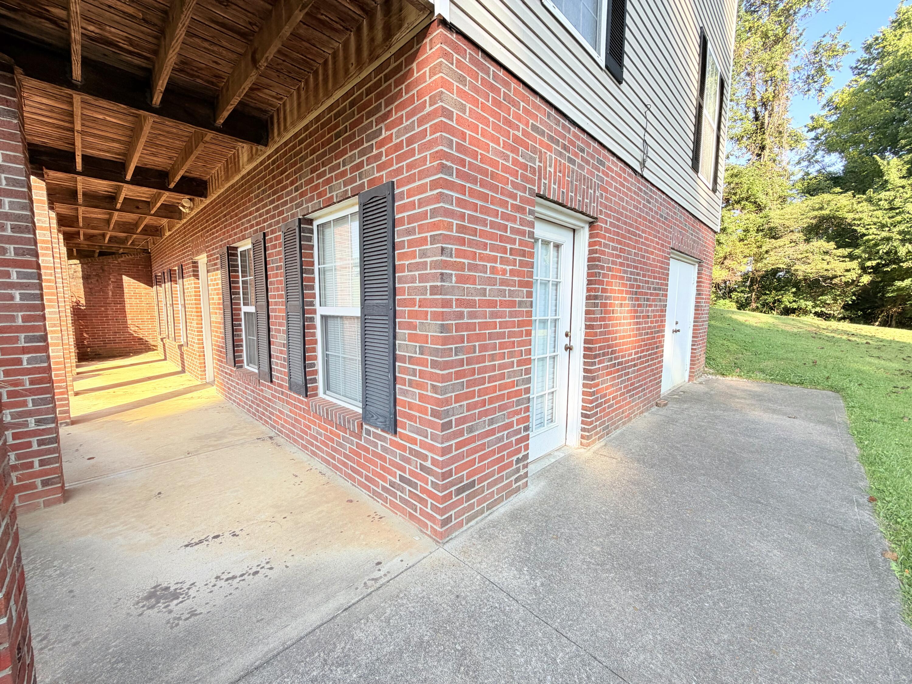 207 Byrda Way Property Photo 8