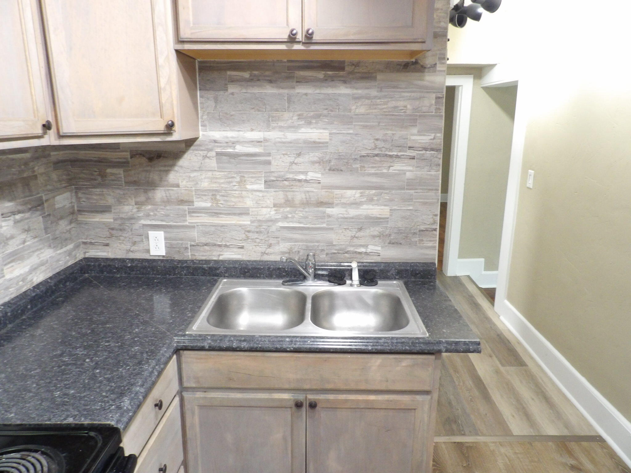 611 Taylor Avenue Property Photo 38