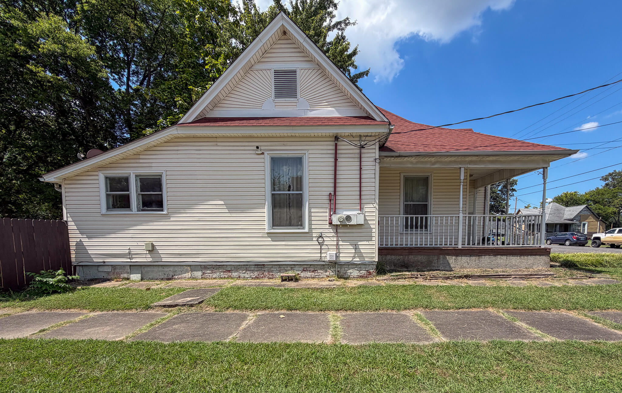 2002 Guthrie Avenue Property Photo 4