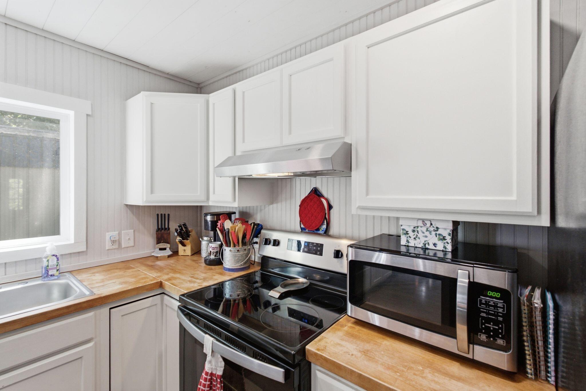 556 Cedar Property Photo 8