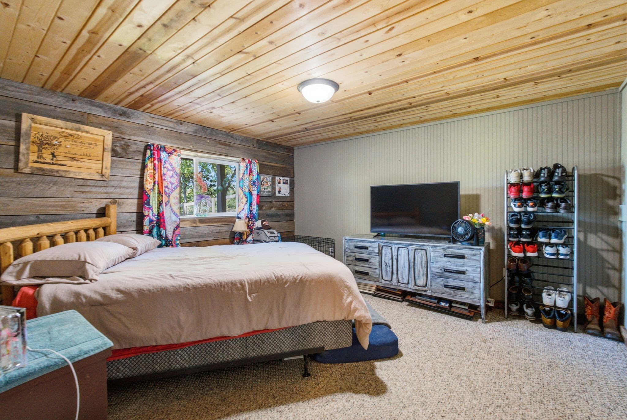 556 Cedar Property Photo 13