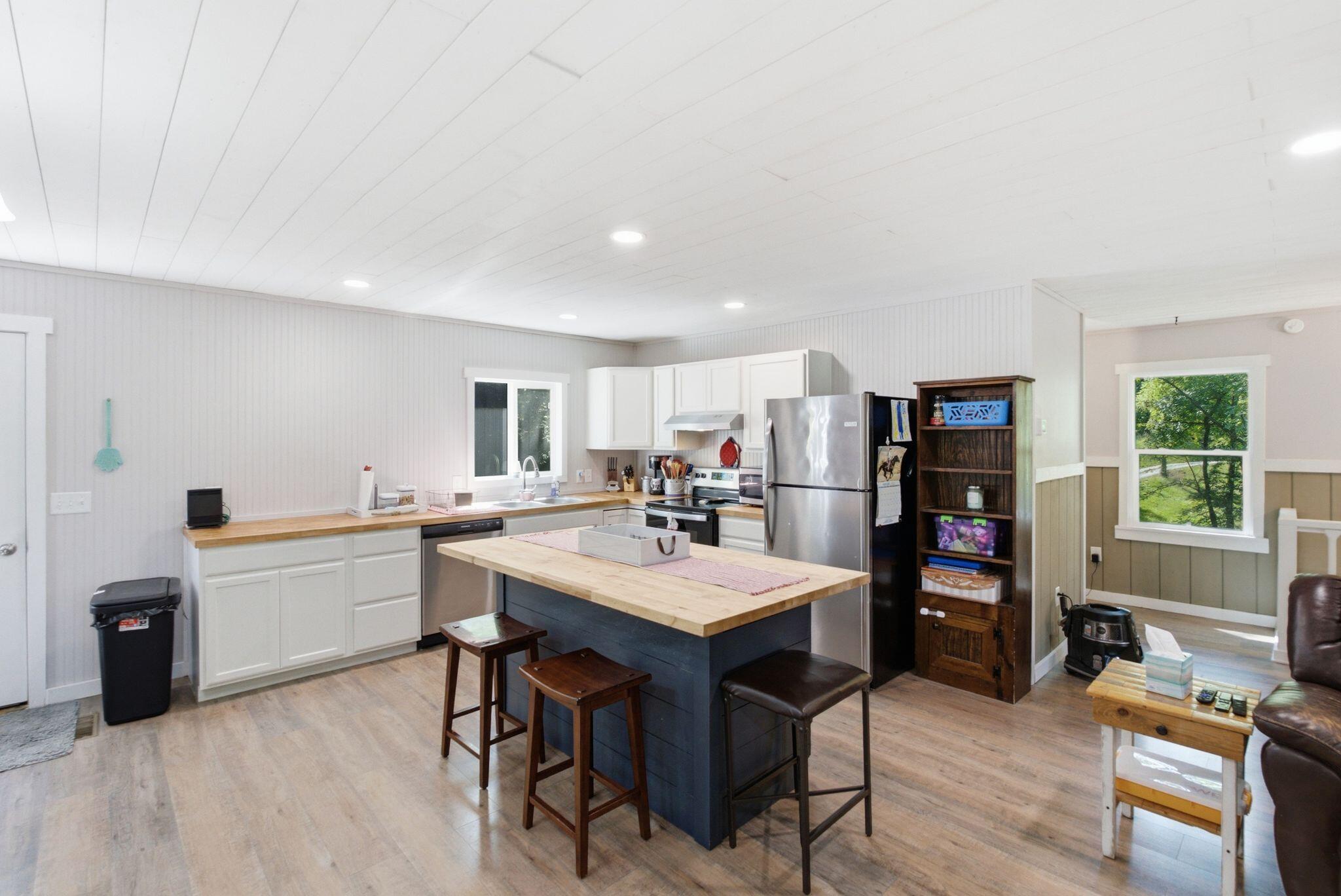 556 Cedar Property Photo 29