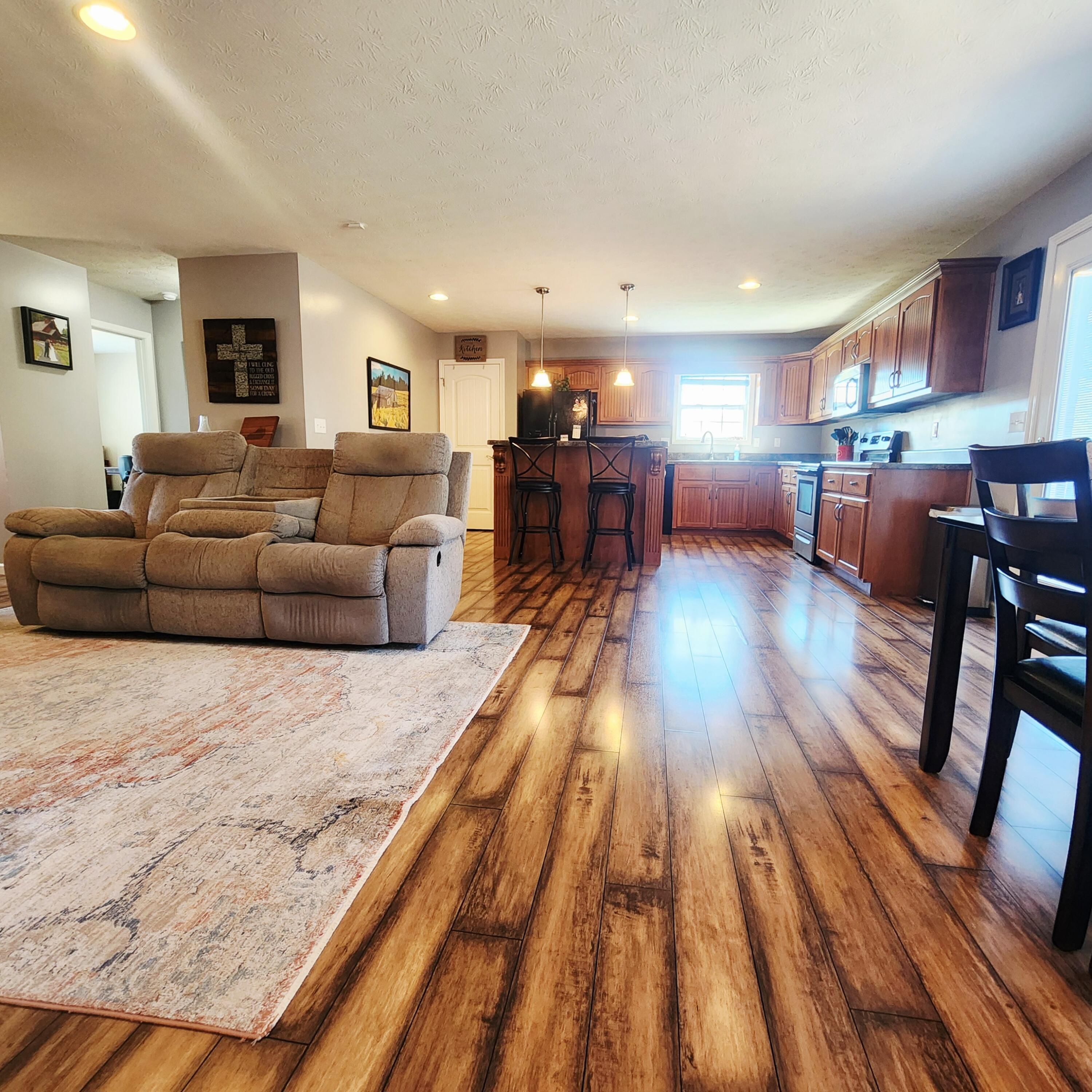 1029 Eagle Point Drive Property Photo 4