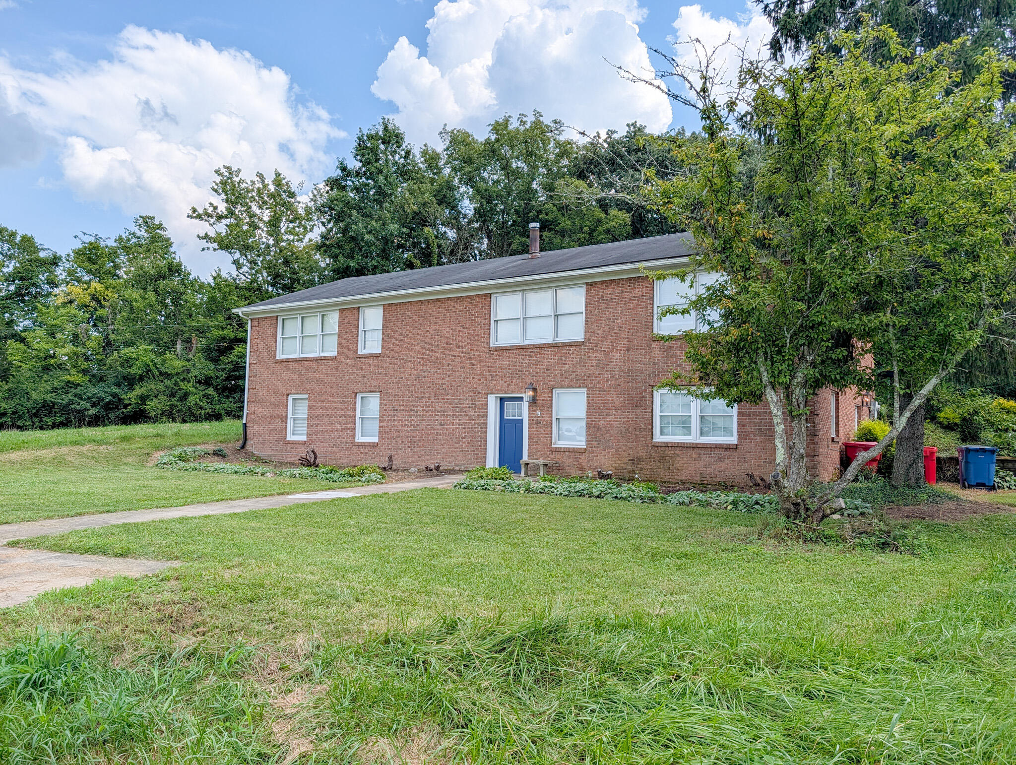 1233 Corman Lane Property Photo 2