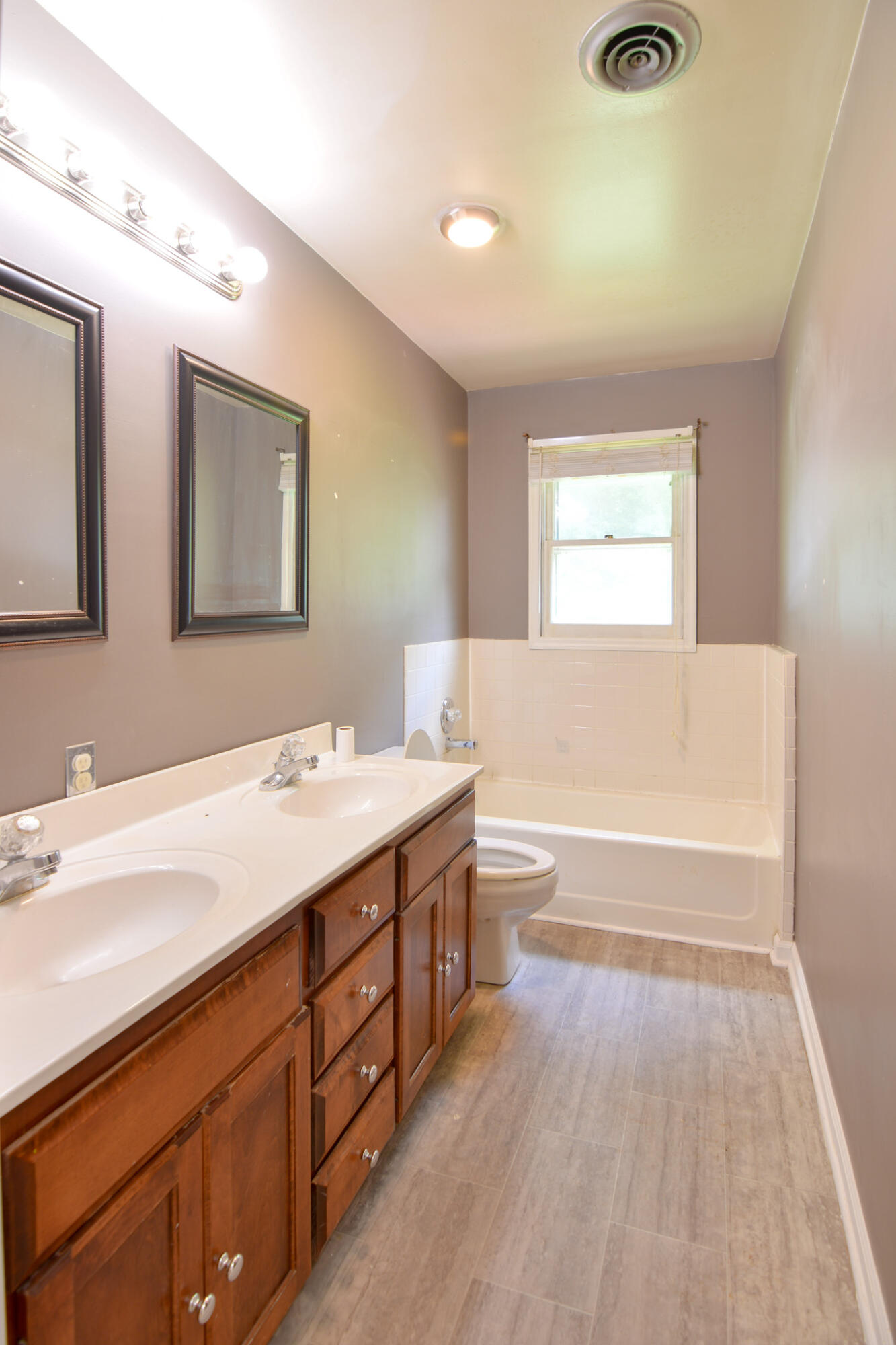 1233 Corman Lane Property Photo 17