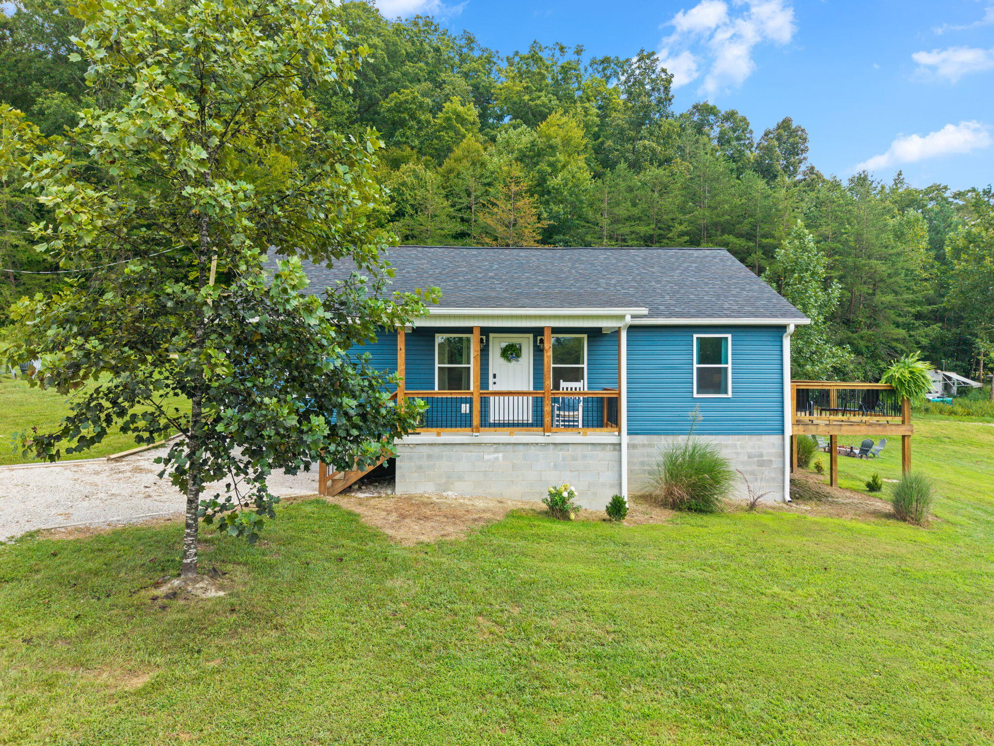 35 El Way Property Photo 4