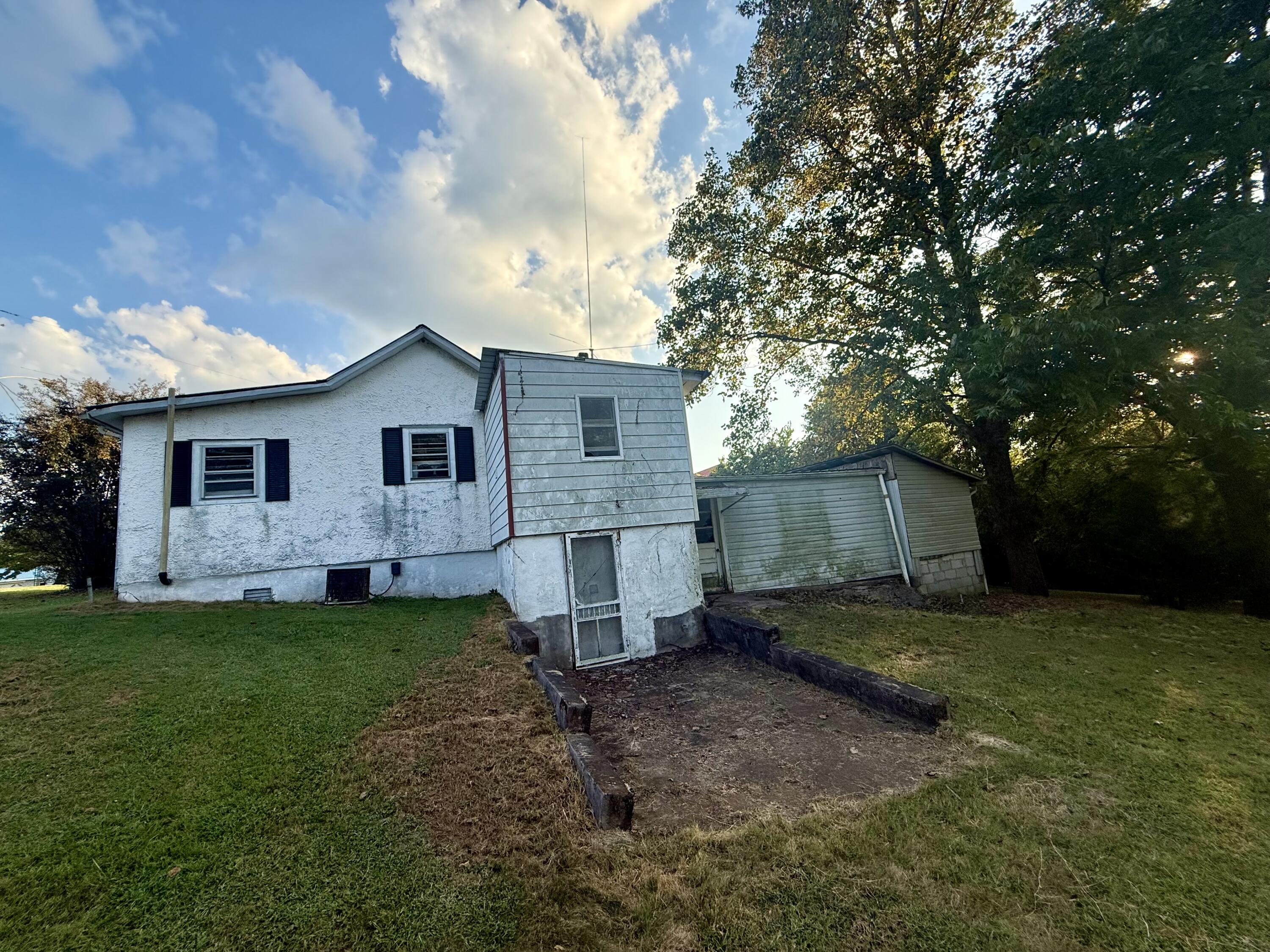 318 Crutchfield Street Property Photo 3