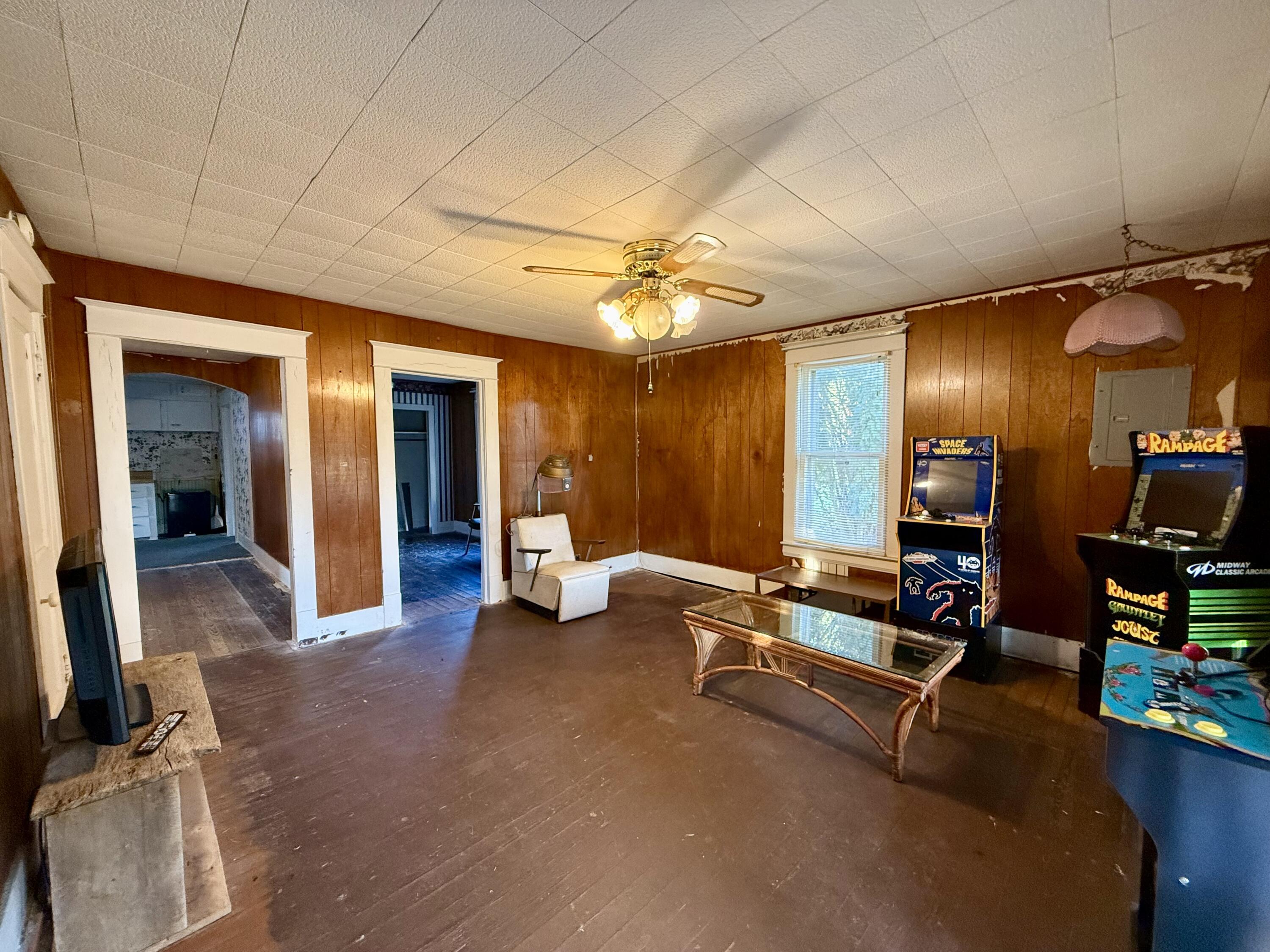 318 Crutchfield Street Property Photo 5