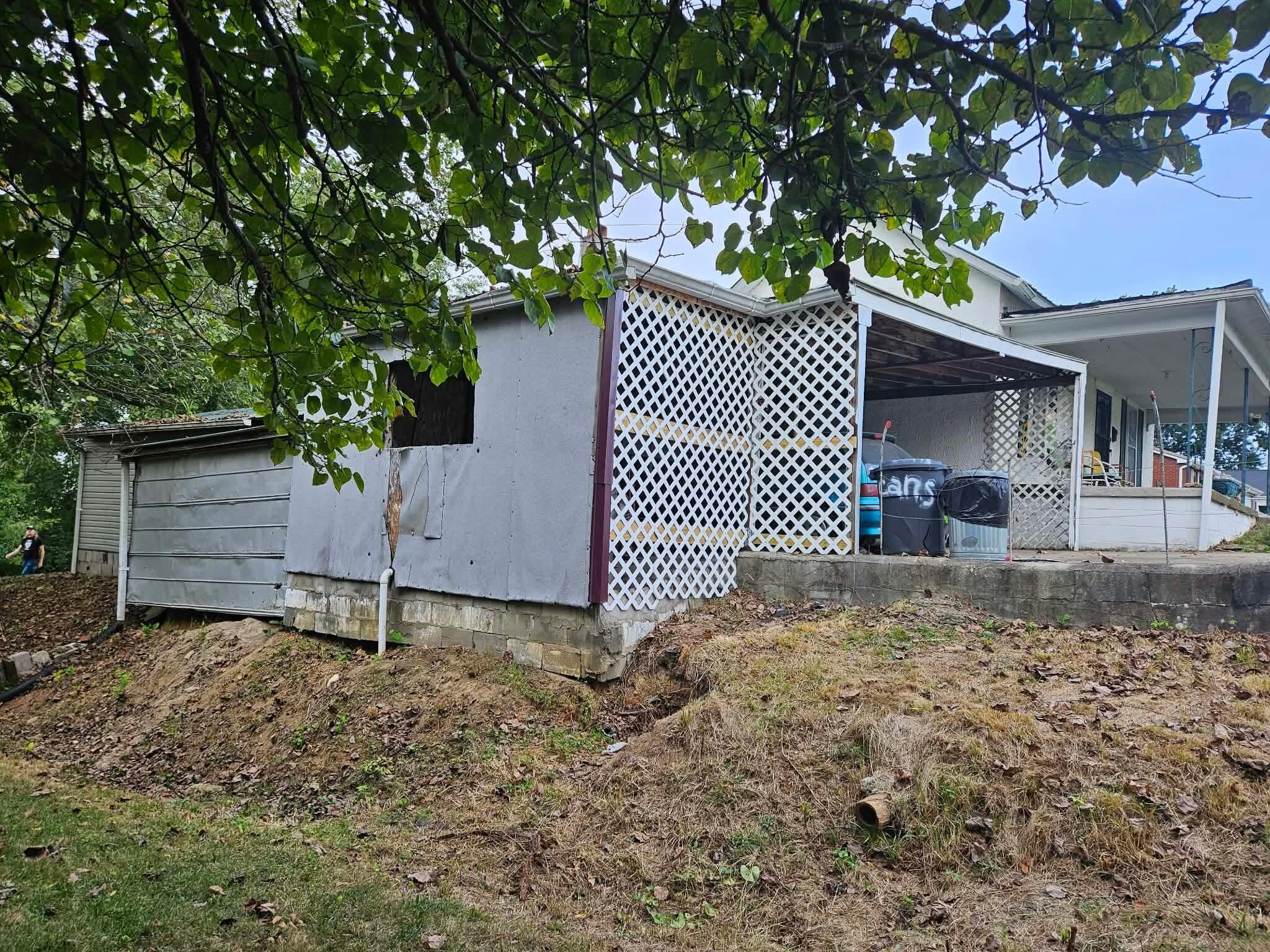 318 Crutchfield Street Property Photo 5