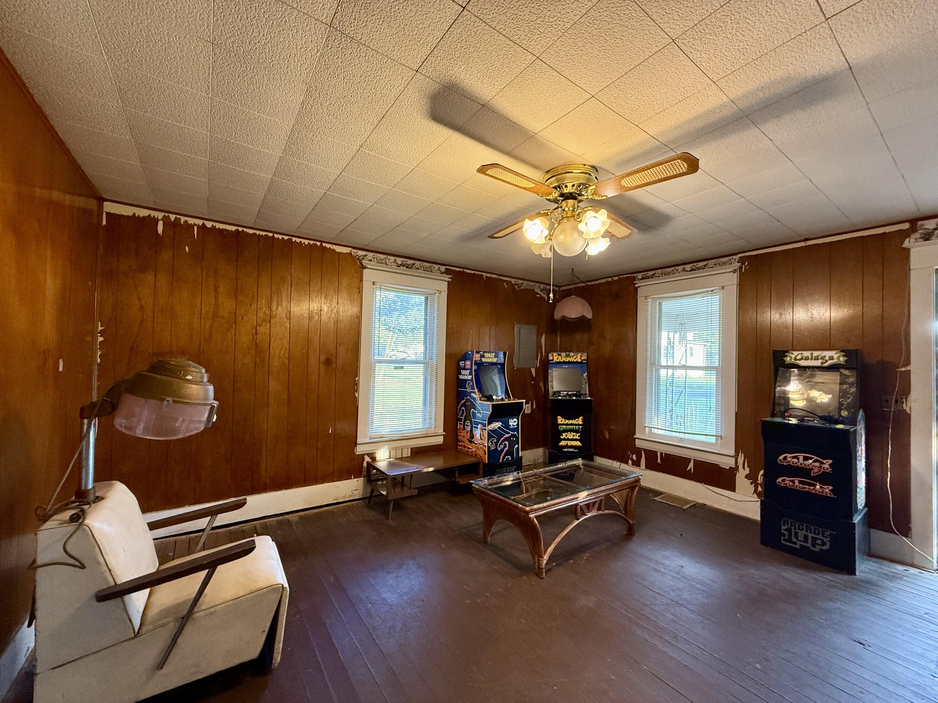 318 Crutchfield Street Property Photo 6