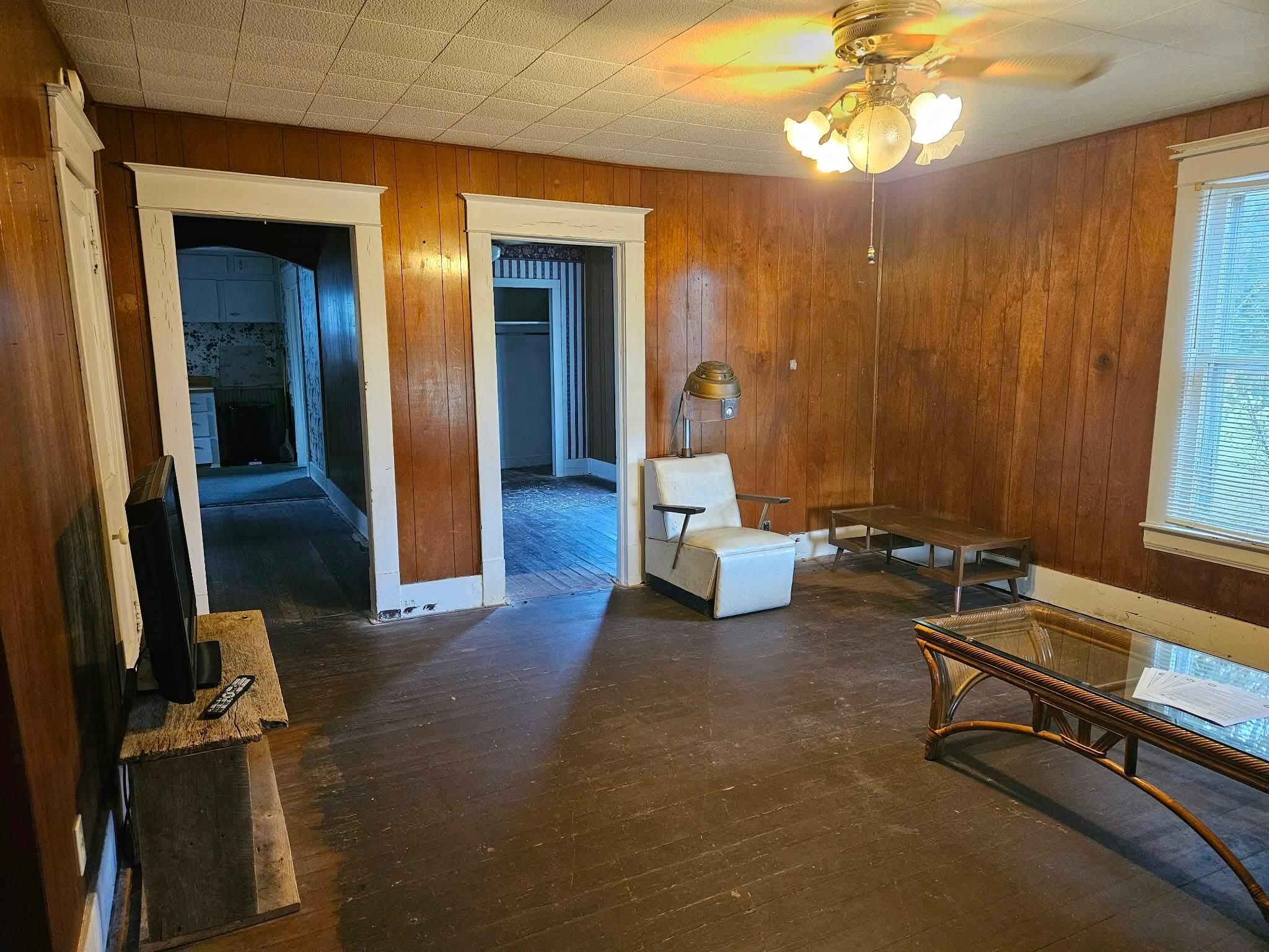 318 Crutchfield Street Property Photo 6