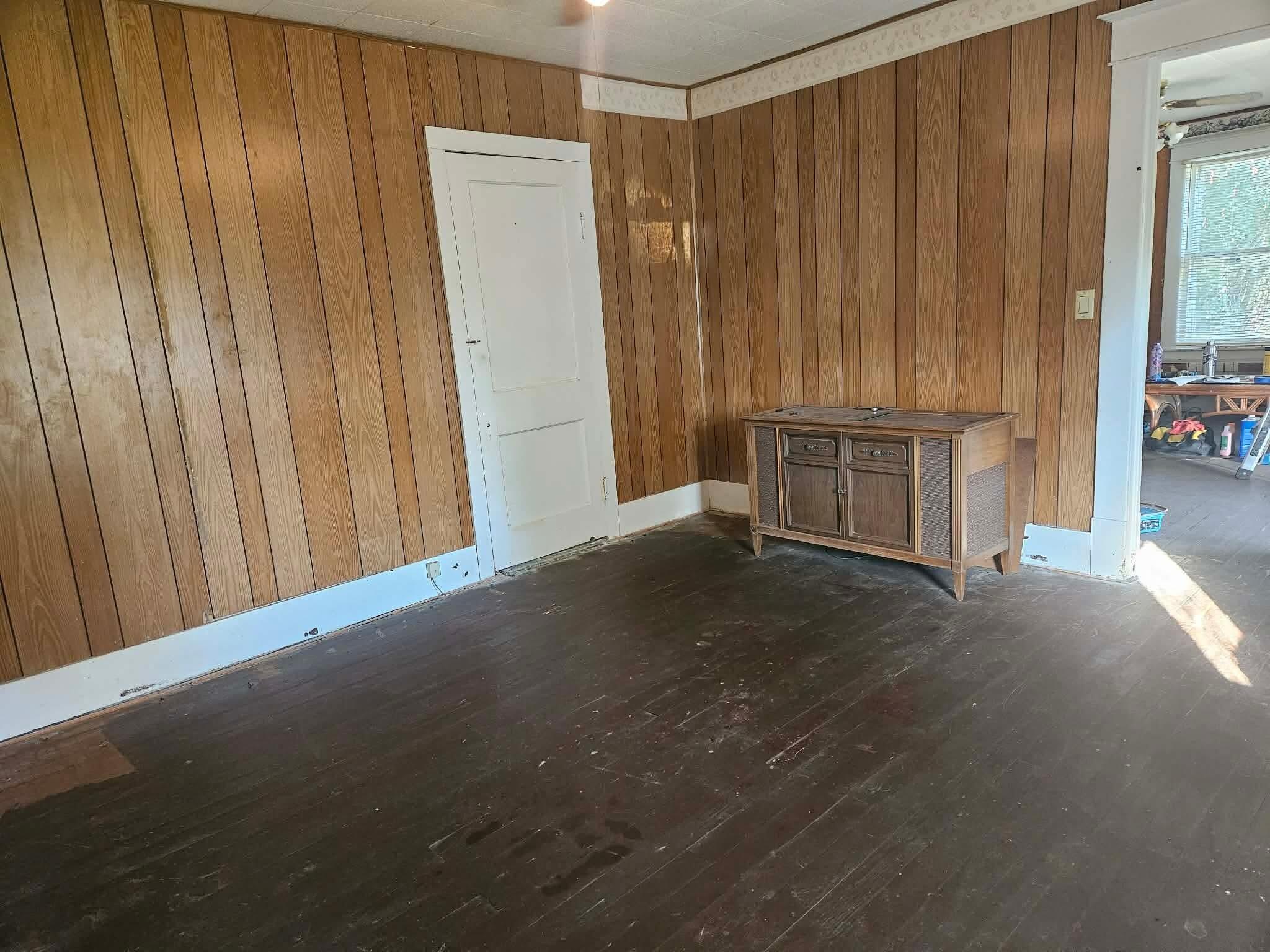 318 Crutchfield Street Property Photo 8