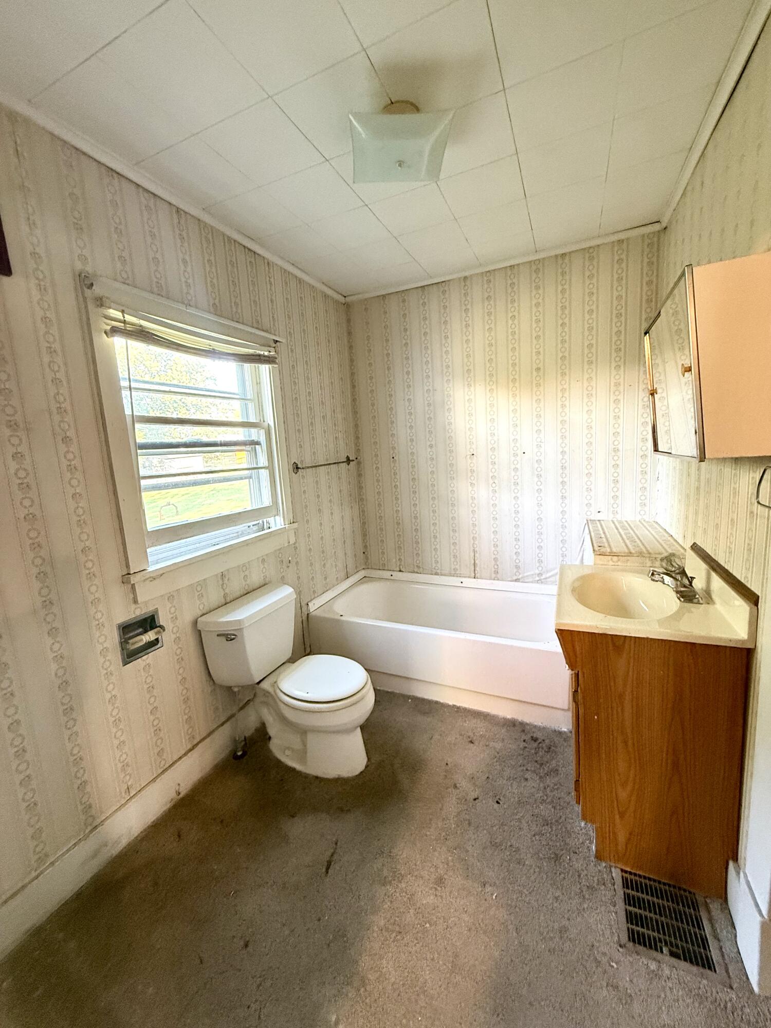 318 Crutchfield Street Property Photo 14