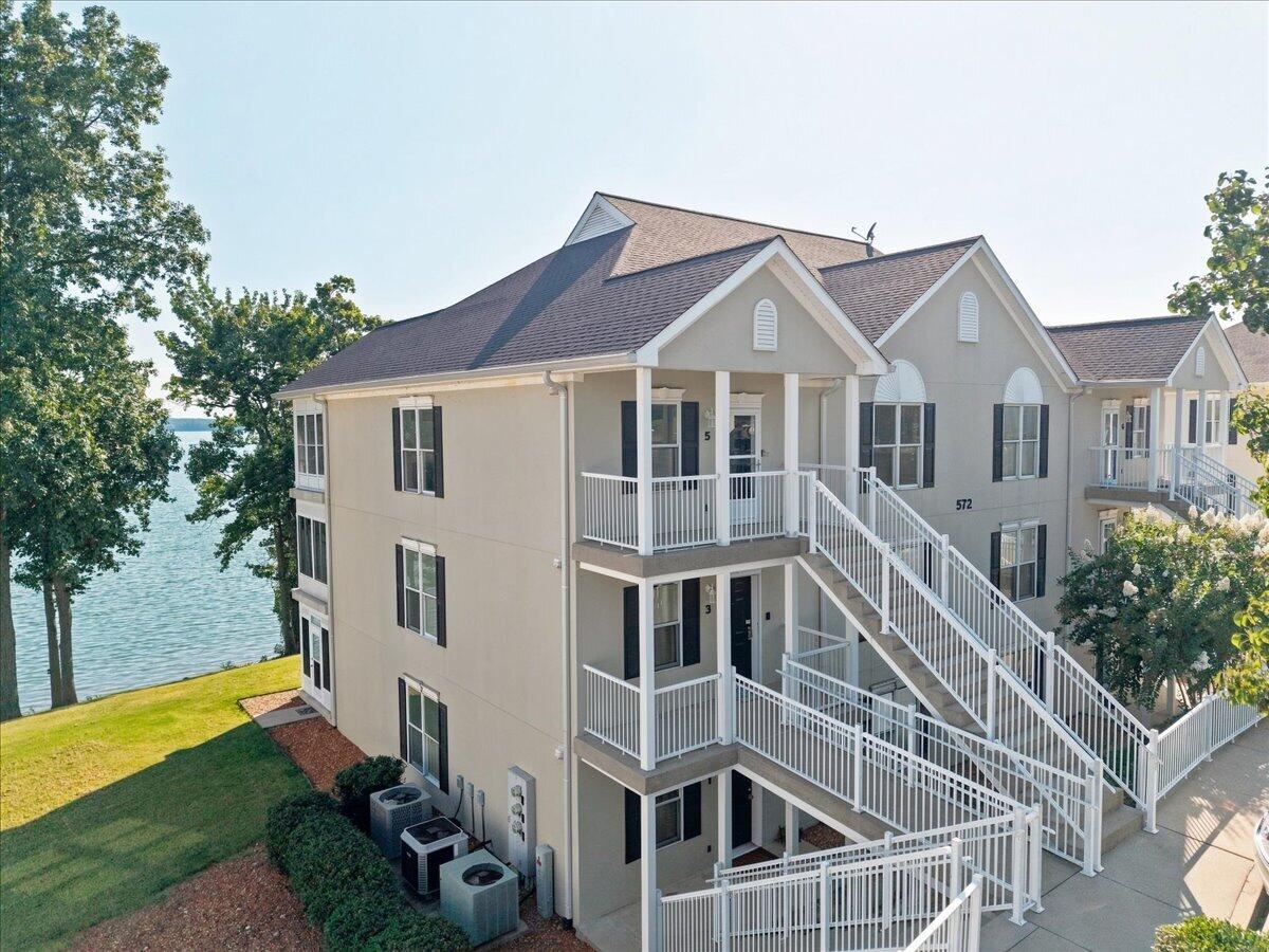 572 Moon Bay Drive #5 Property Photo 1