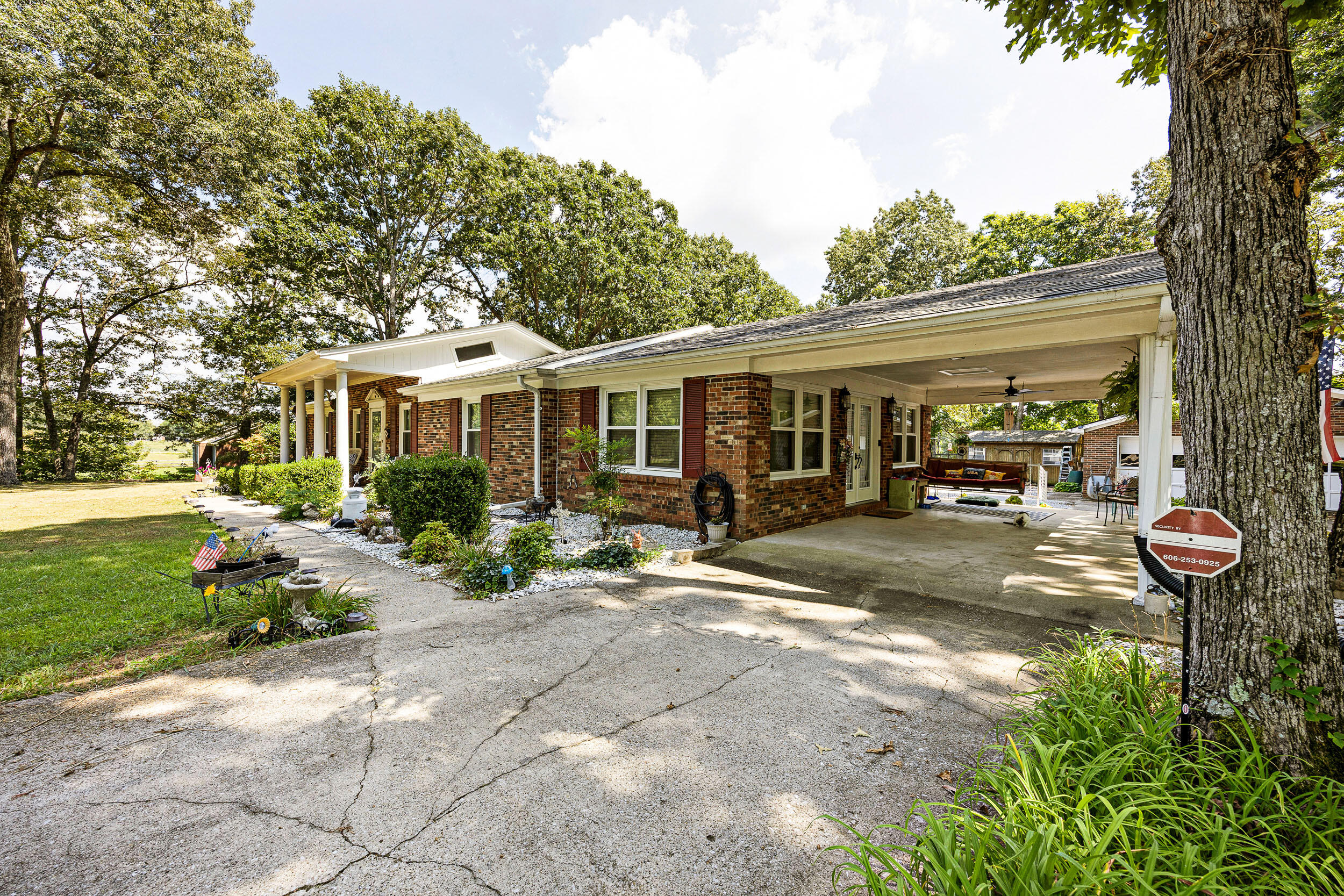 1015 Ky-698 Property Photo 4