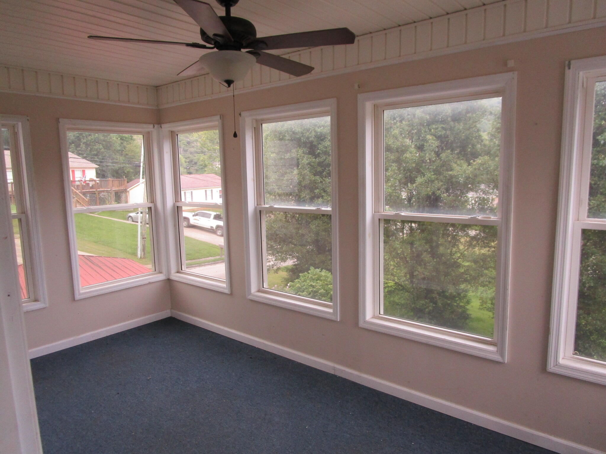 307 Cardinal Court Property Photo 4