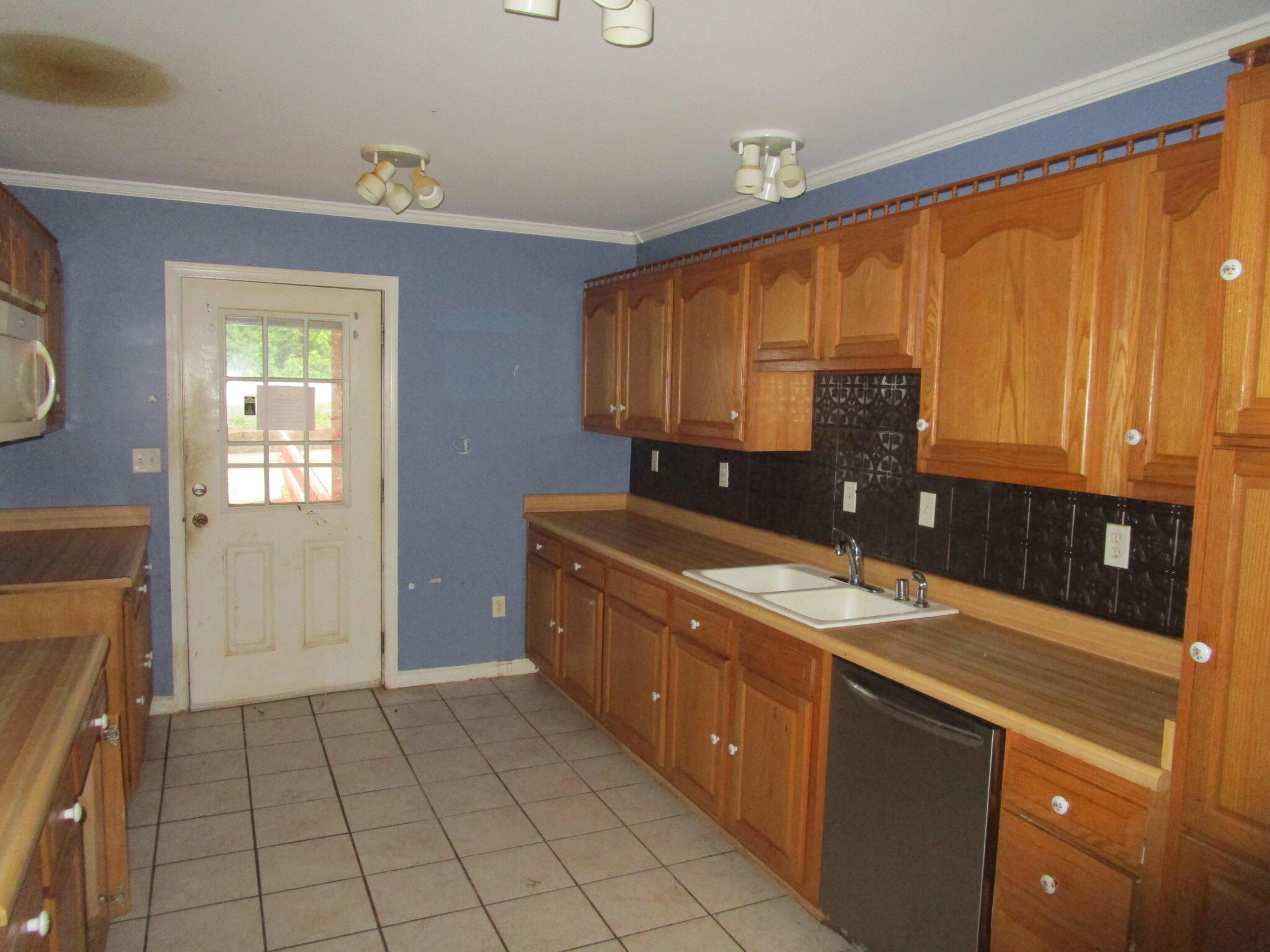 307 Cardinal Court Property Photo 7