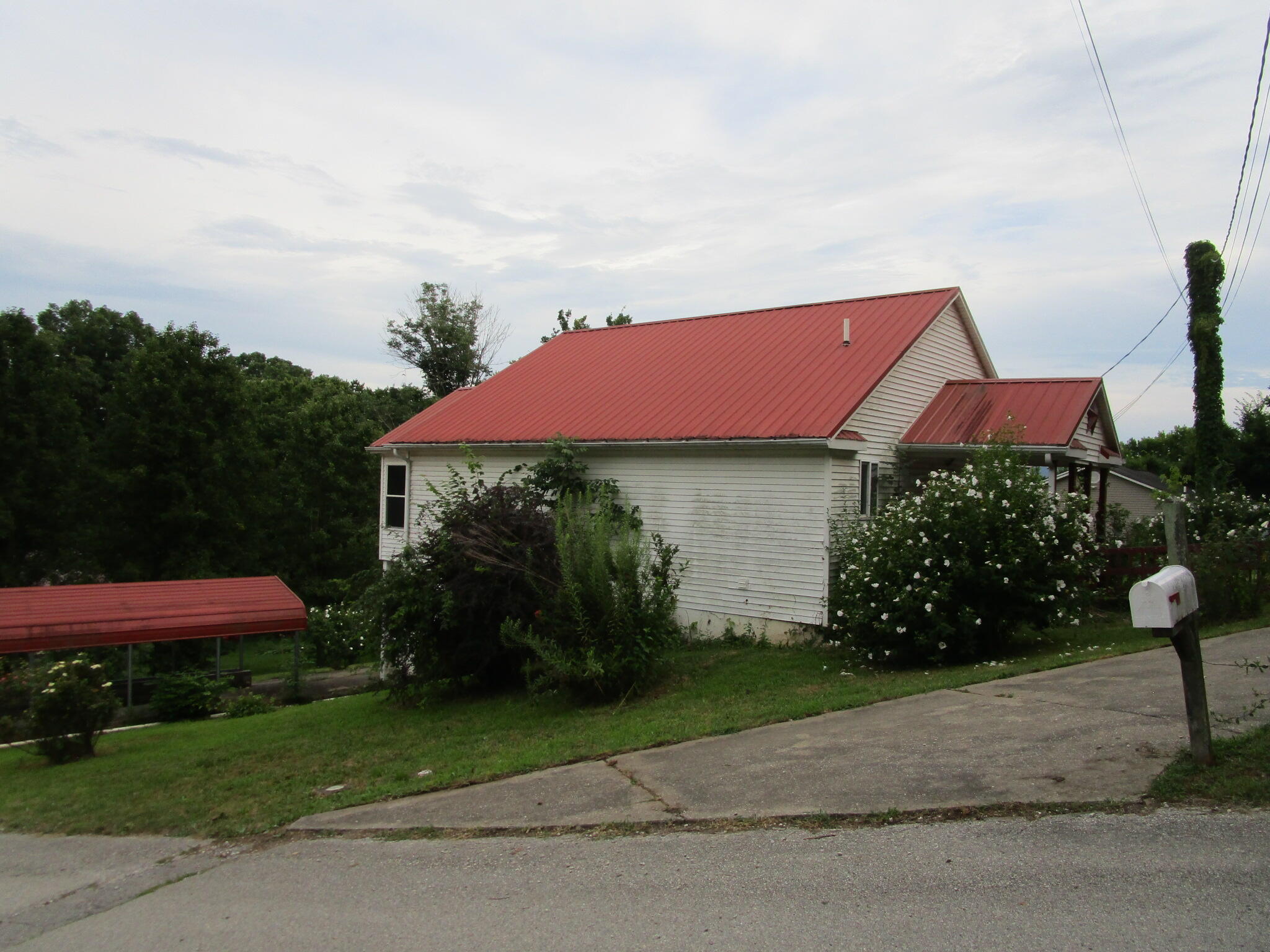 307 Cardinal Court Property Photo 24