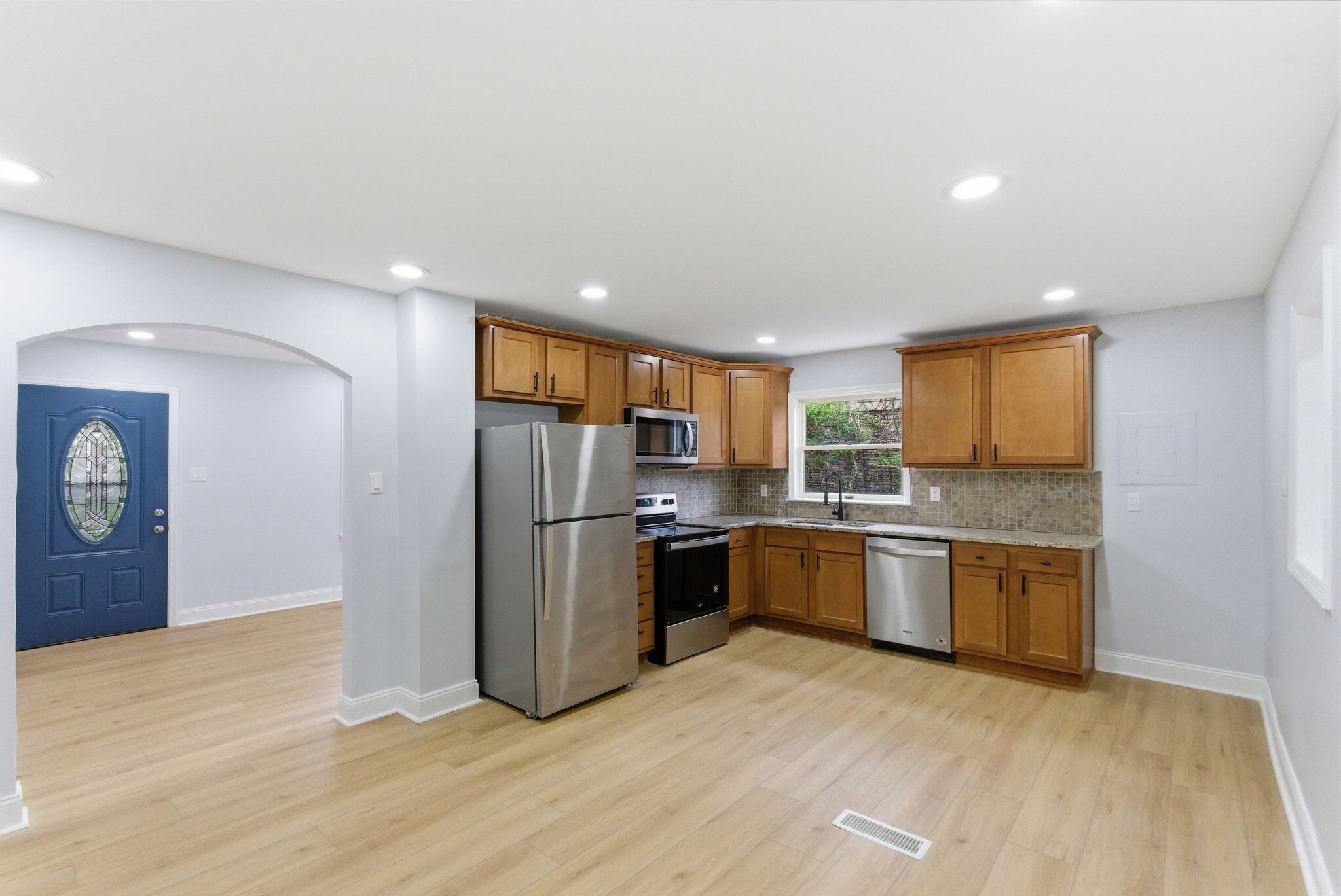 636 Stratford Drive Property Photo 7