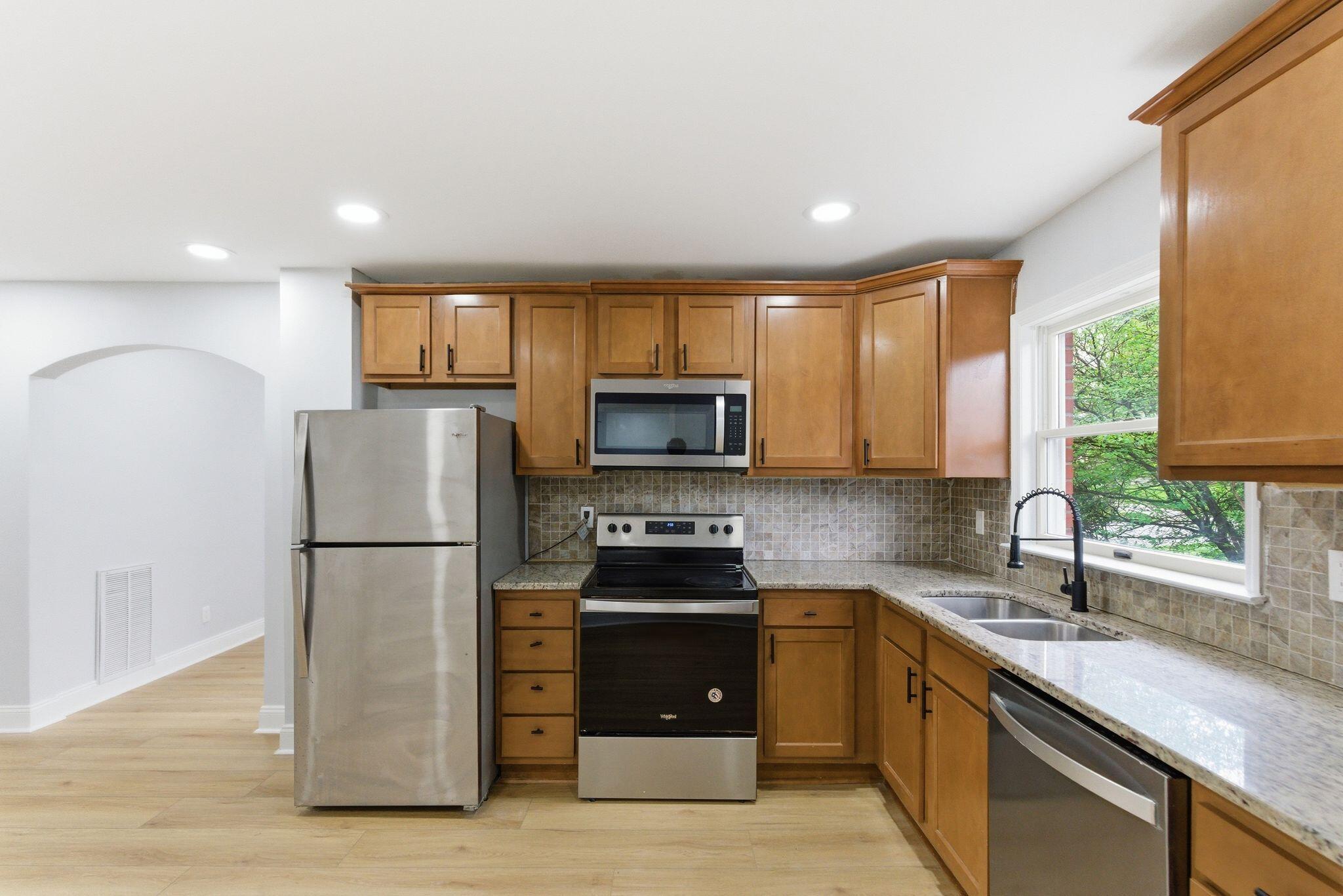 636 Stratford Drive Property Photo 9