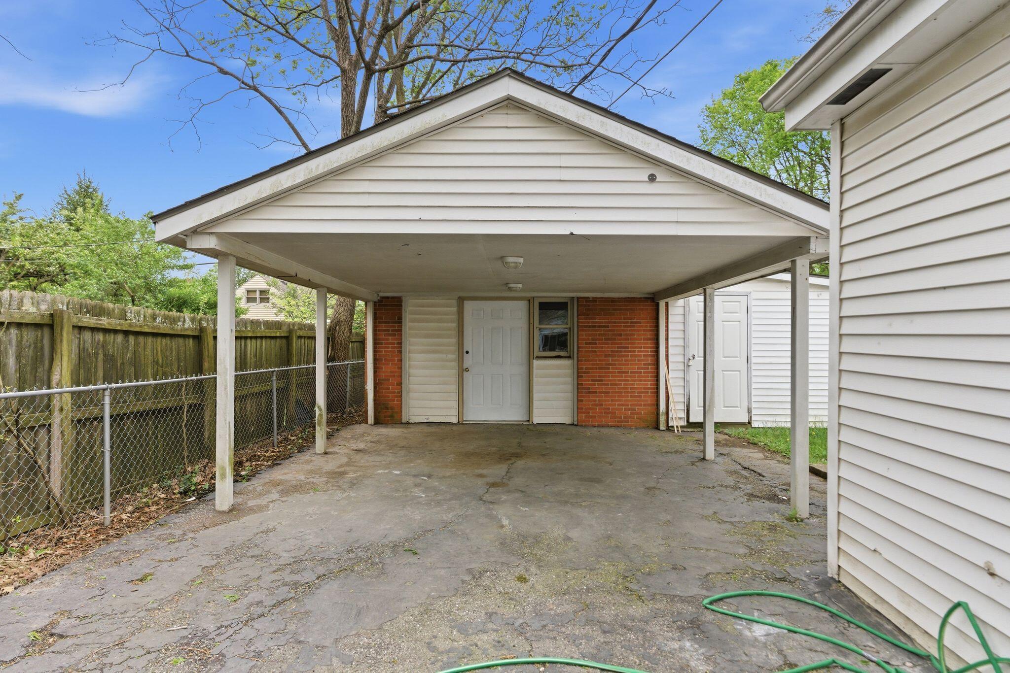 636 Stratford Drive Property Photo 32
