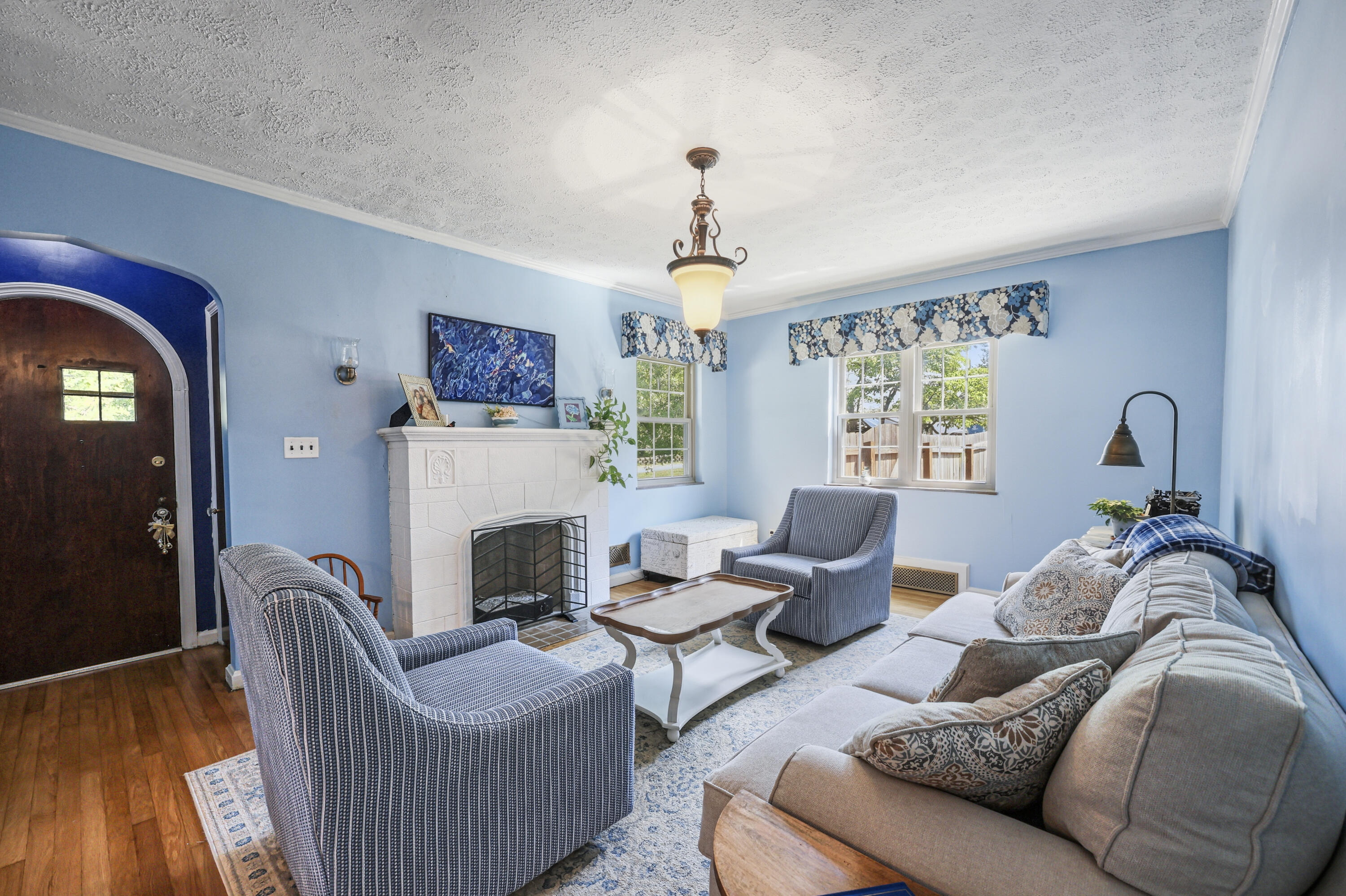 525 E Pike Street Property Photo 6