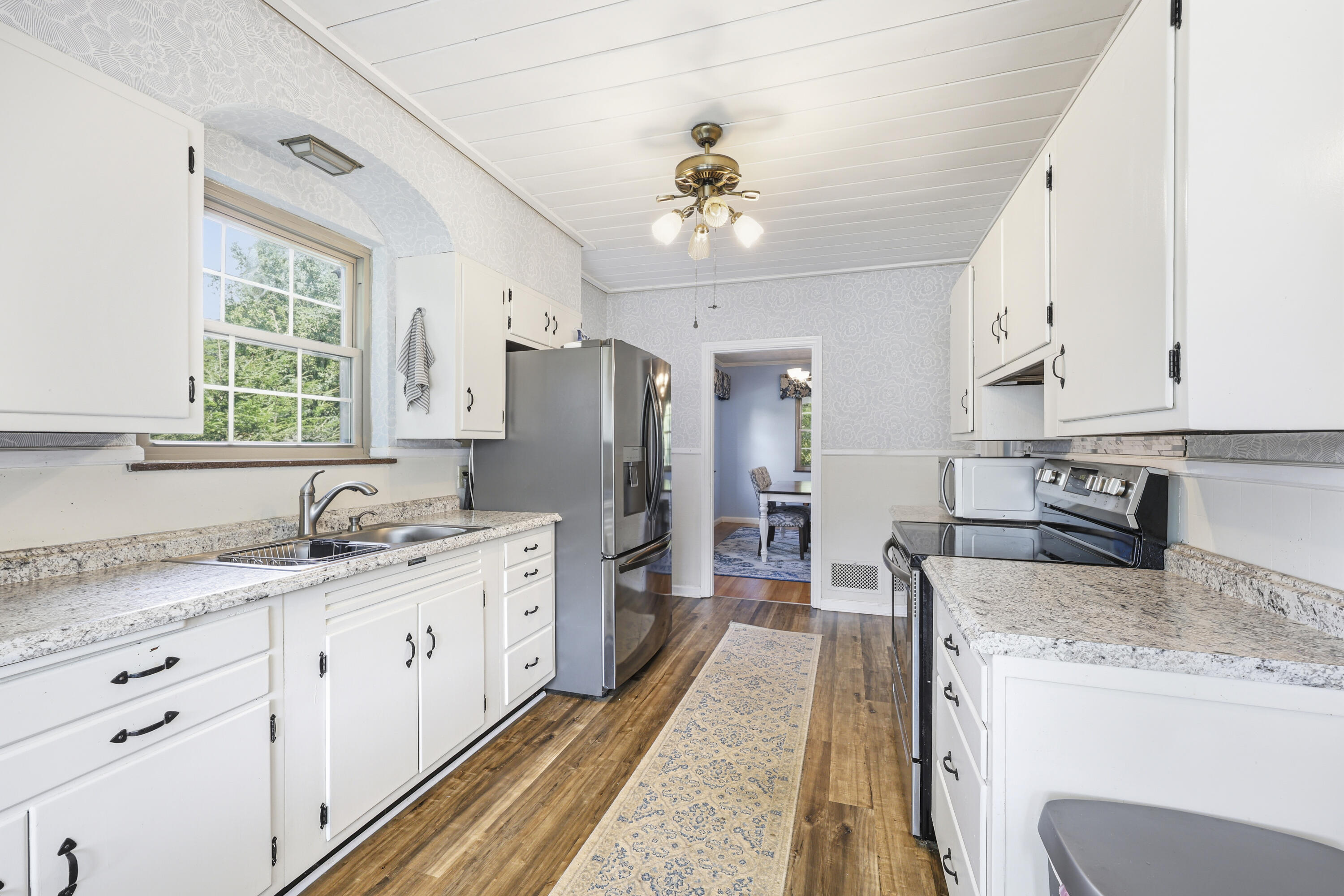 525 E Pike Street Property Photo 18