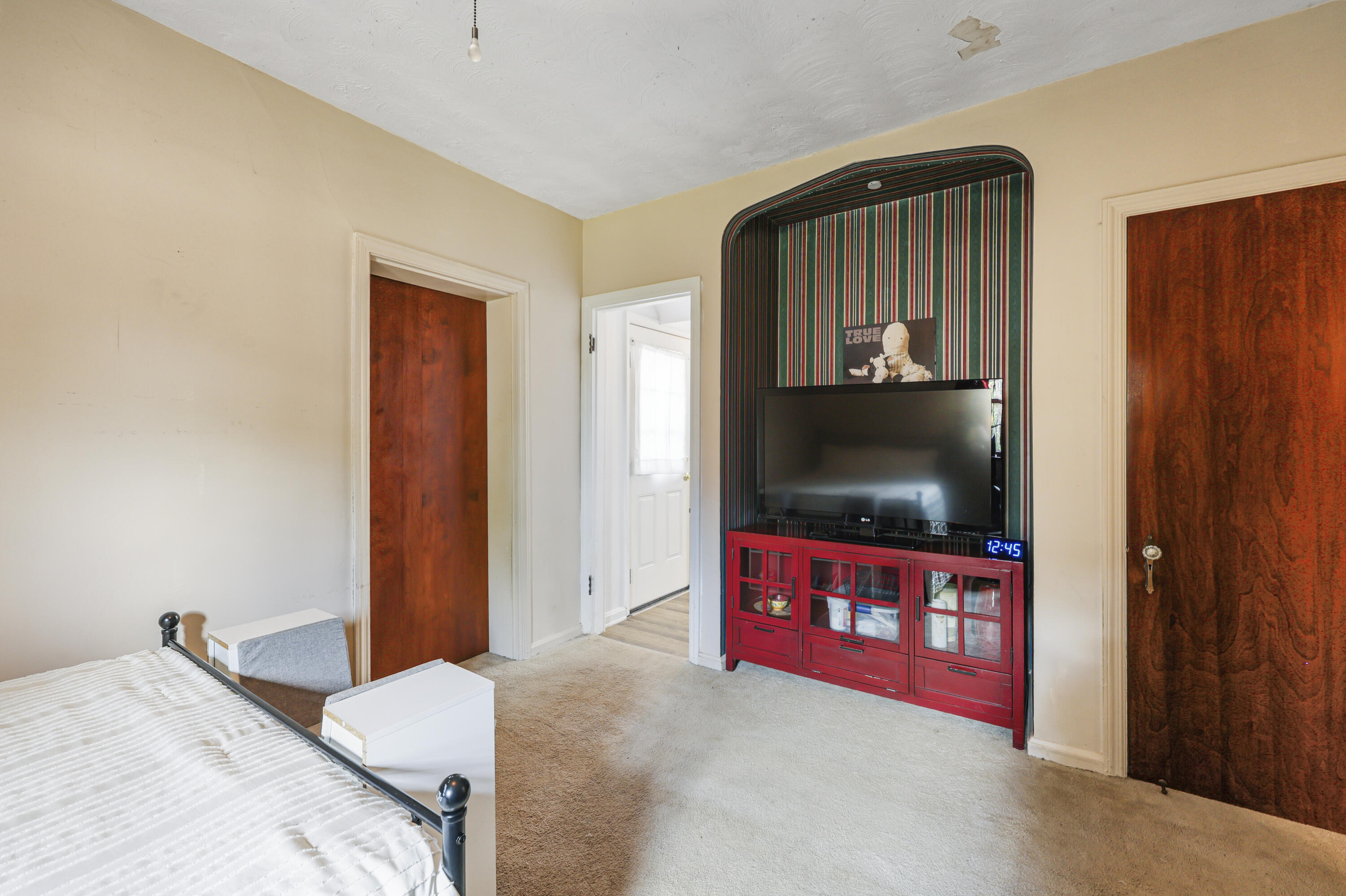 525 E Pike Street Property Photo 24
