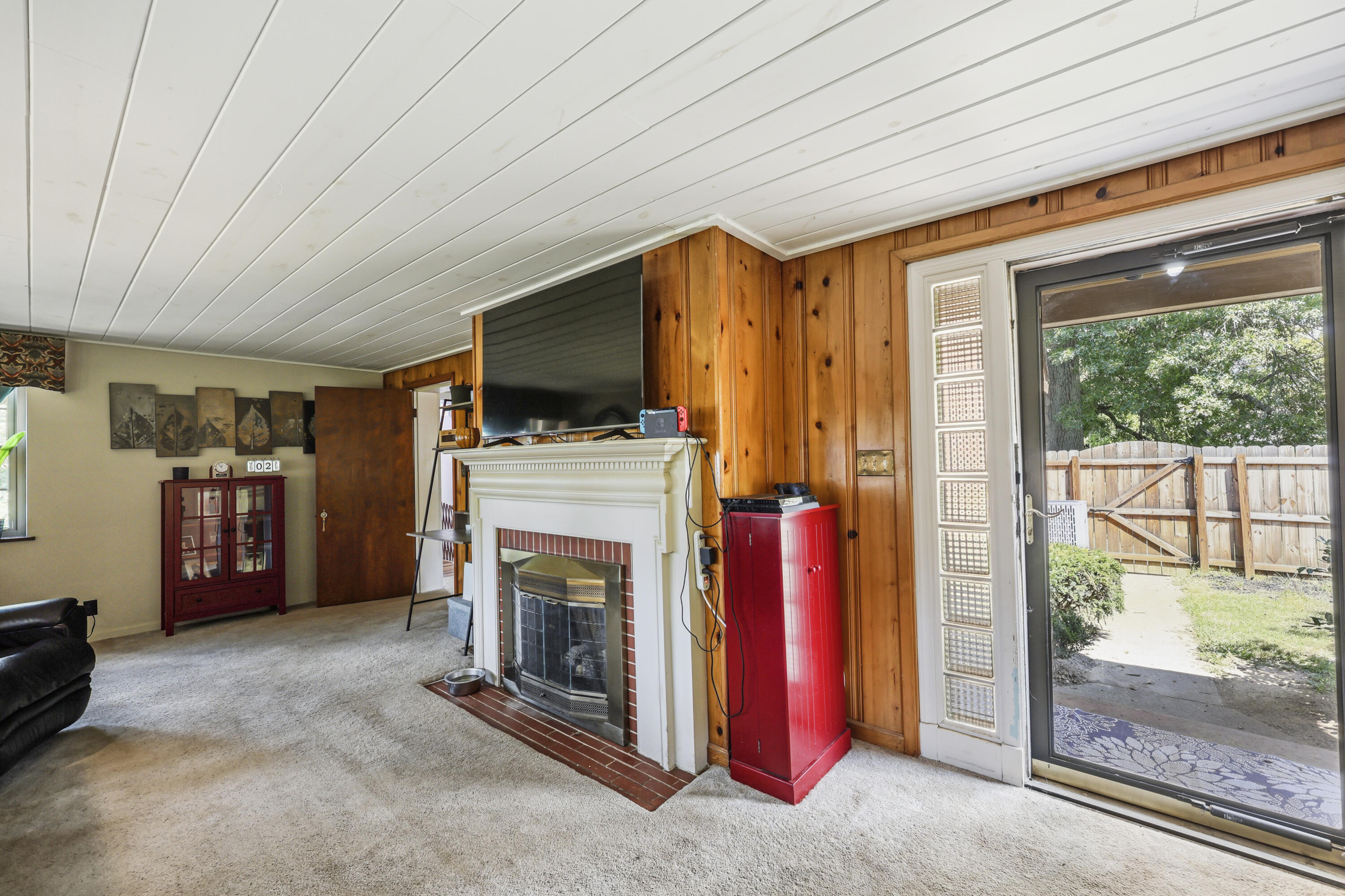 525 E Pike Street Property Photo 28