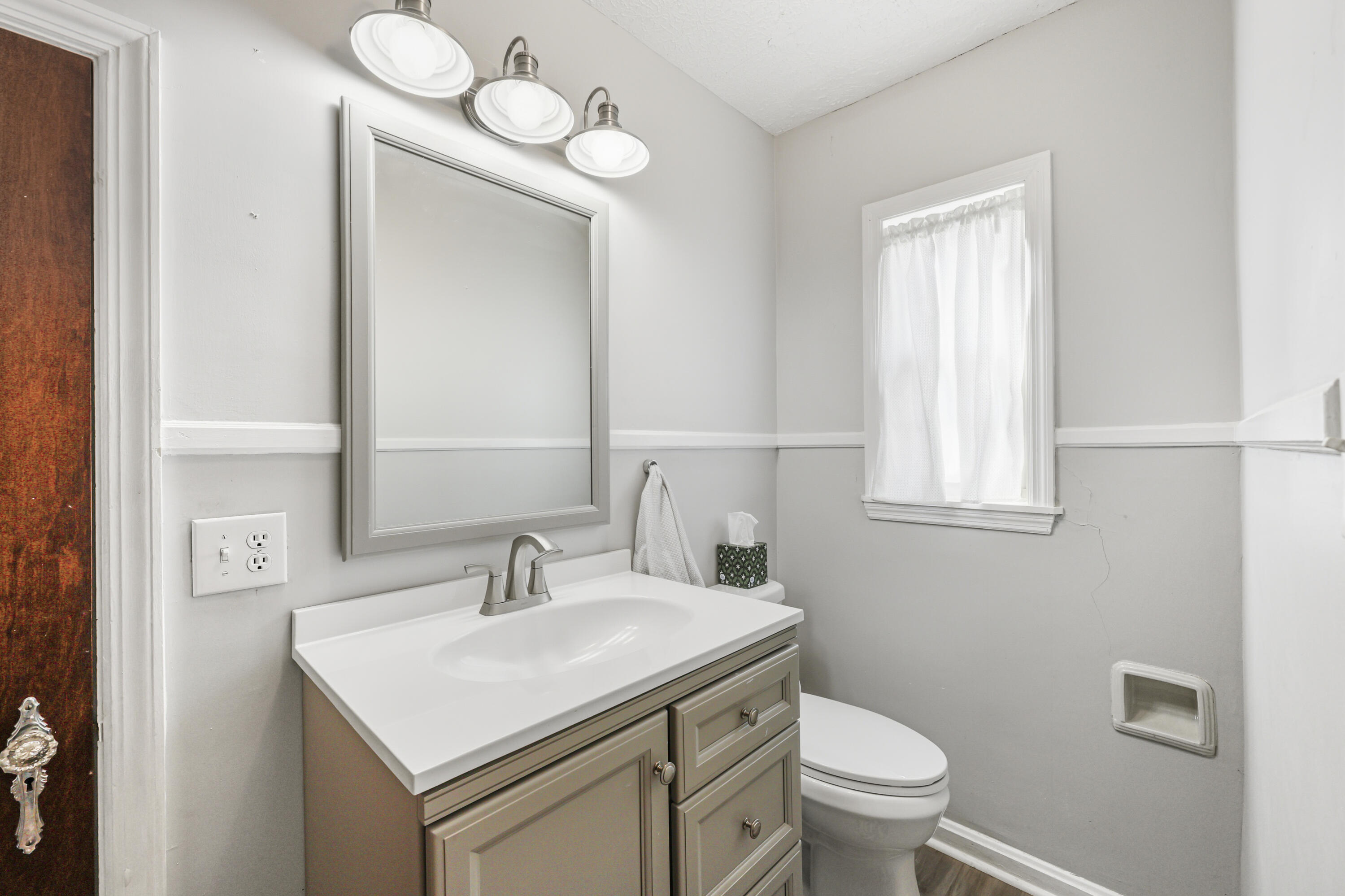 525 E Pike Street Property Photo 35