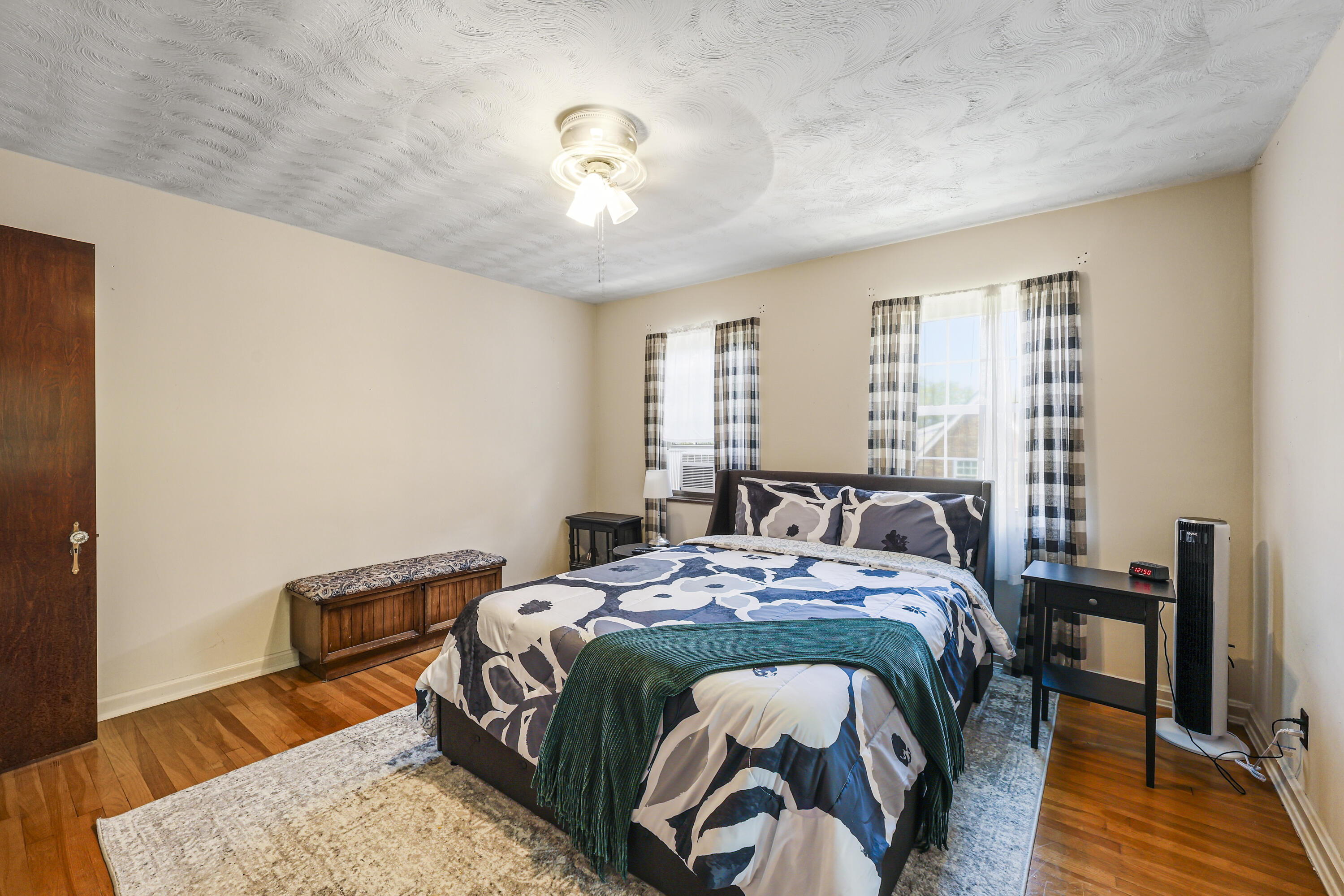525 E Pike Street Property Photo 42