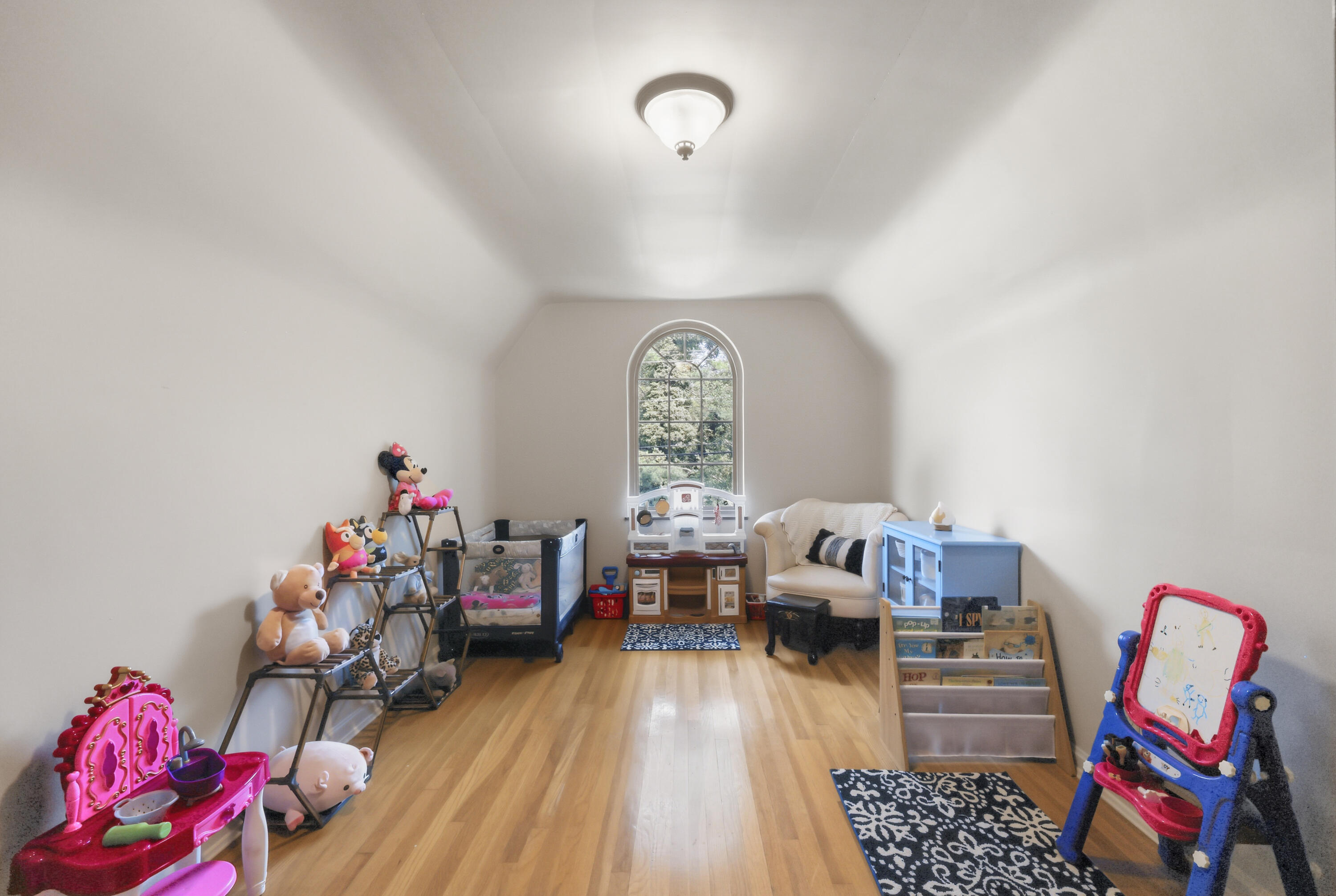 525 E Pike Street Property Photo 44