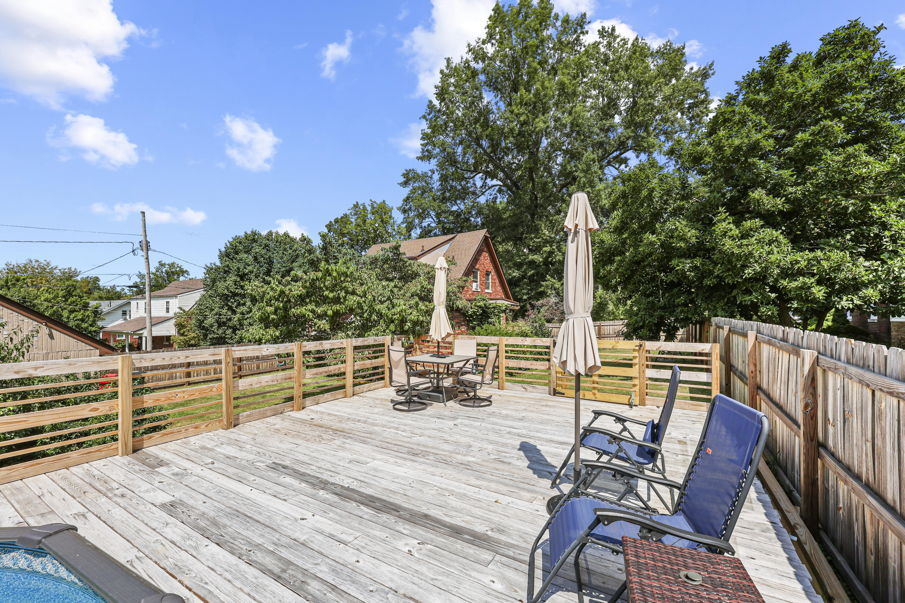 525 E Pike Street Property Photo 54
