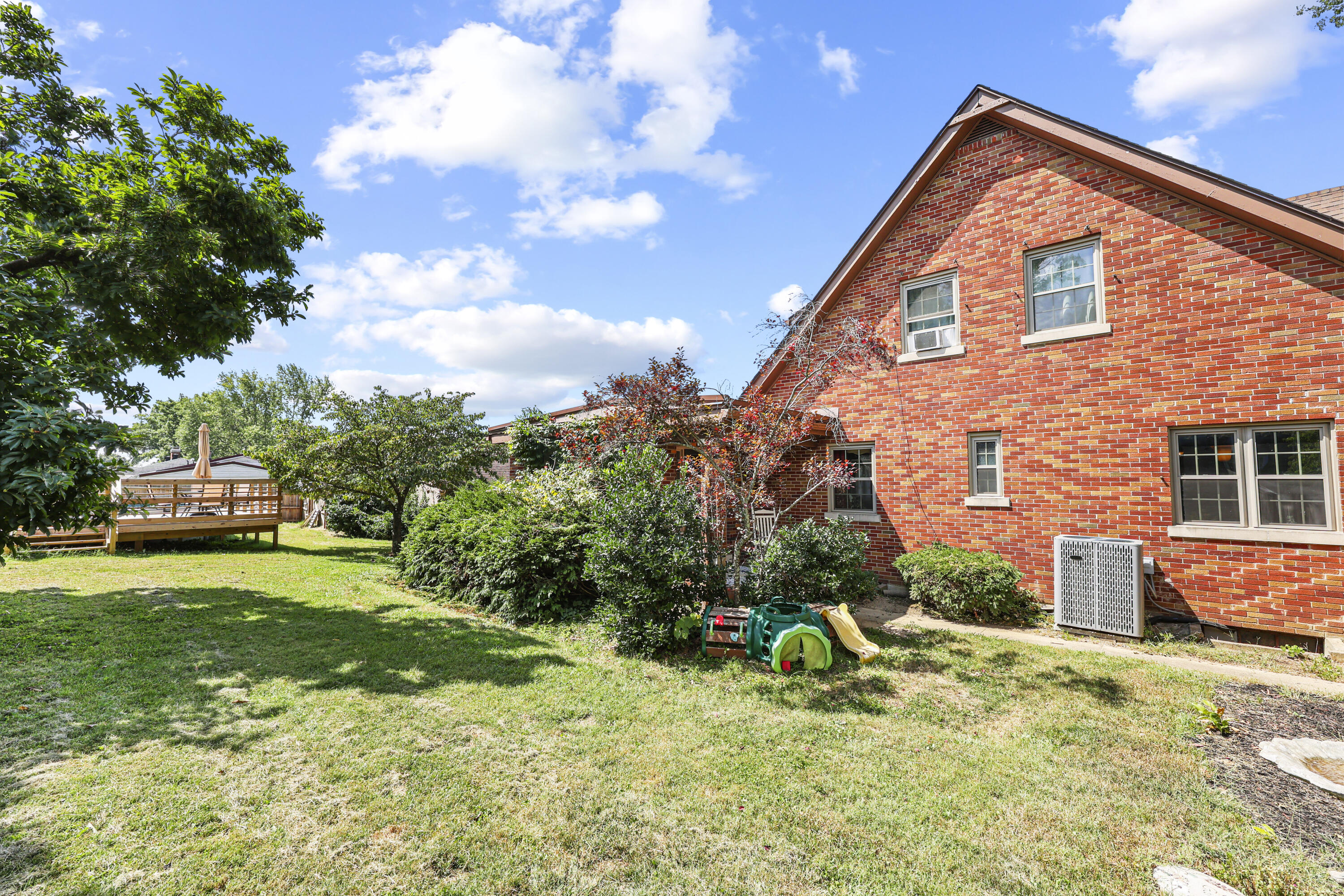 525 E Pike Street Property Photo 56