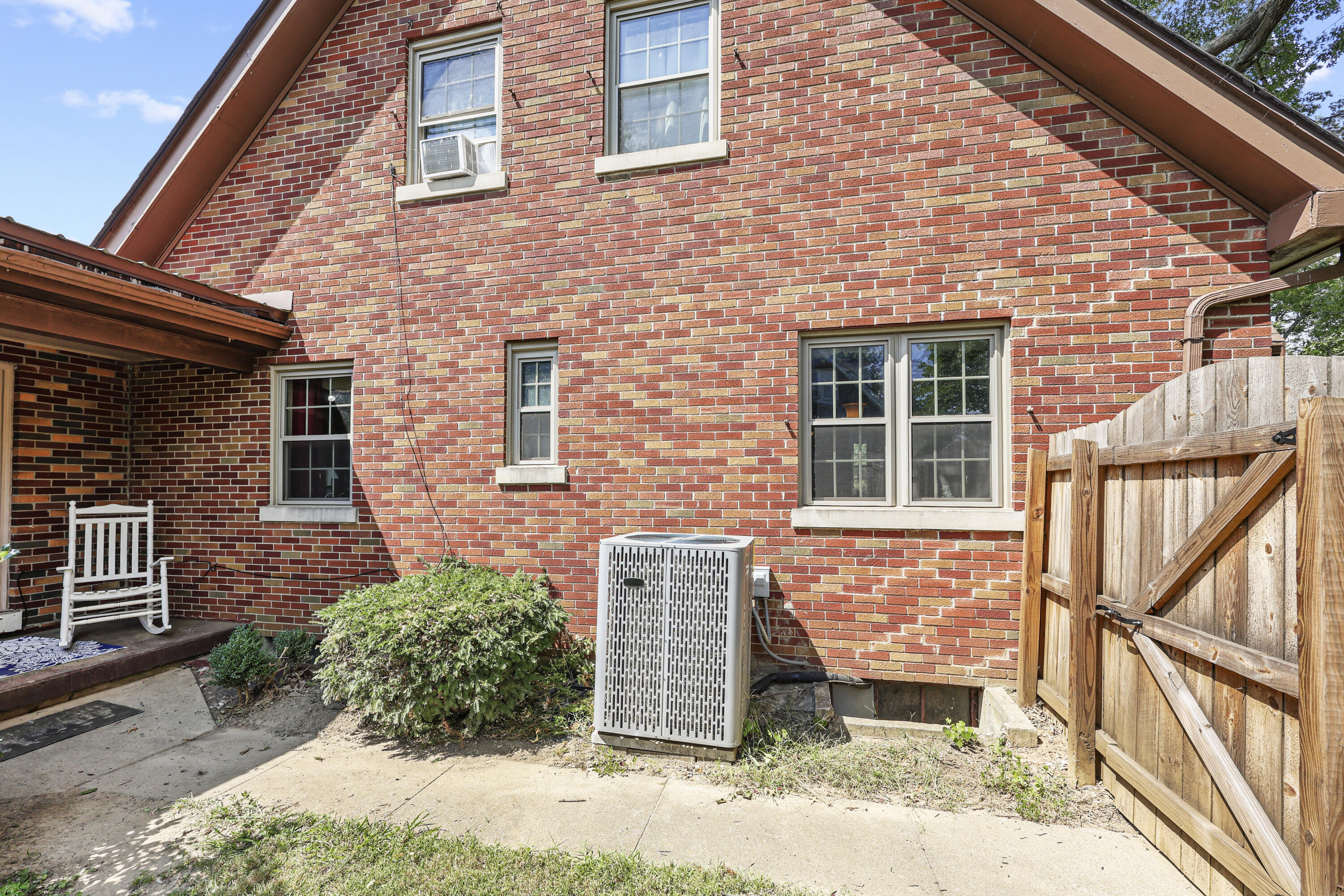 525 E Pike Street Property Photo 57