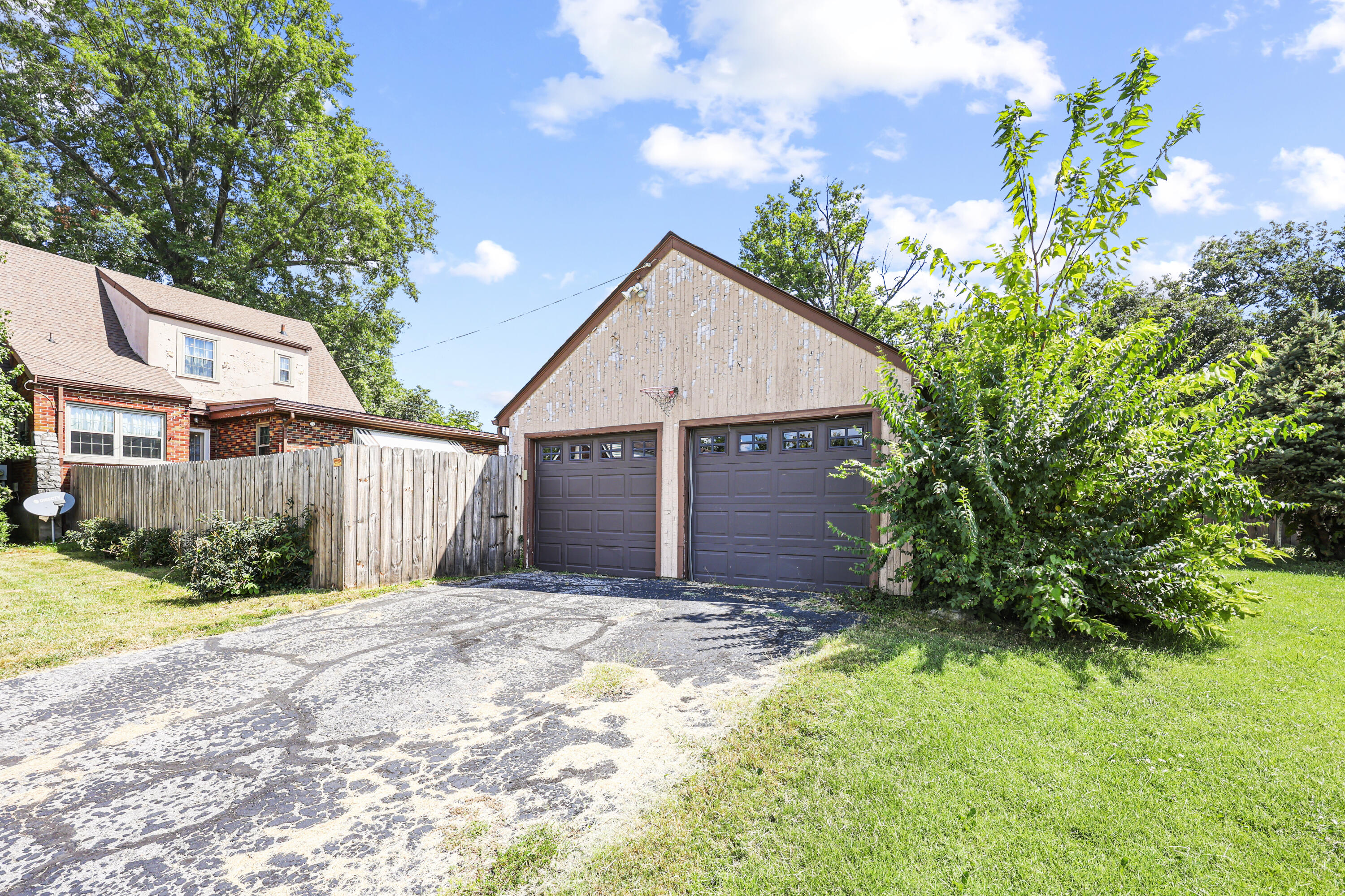 525 E Pike Street Property Photo 61